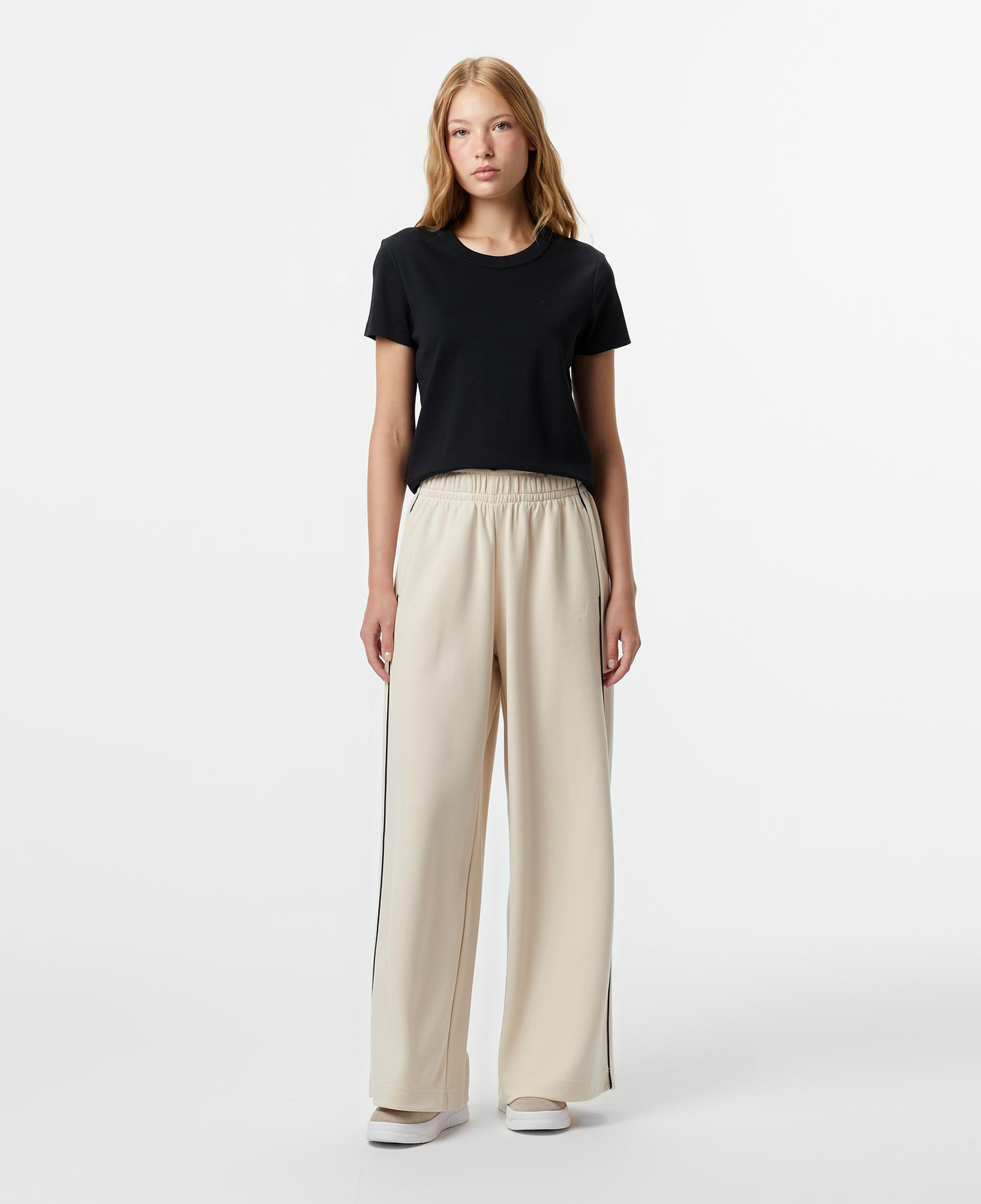 Nautica Kadın Siyah Classic Fit T-Shirt