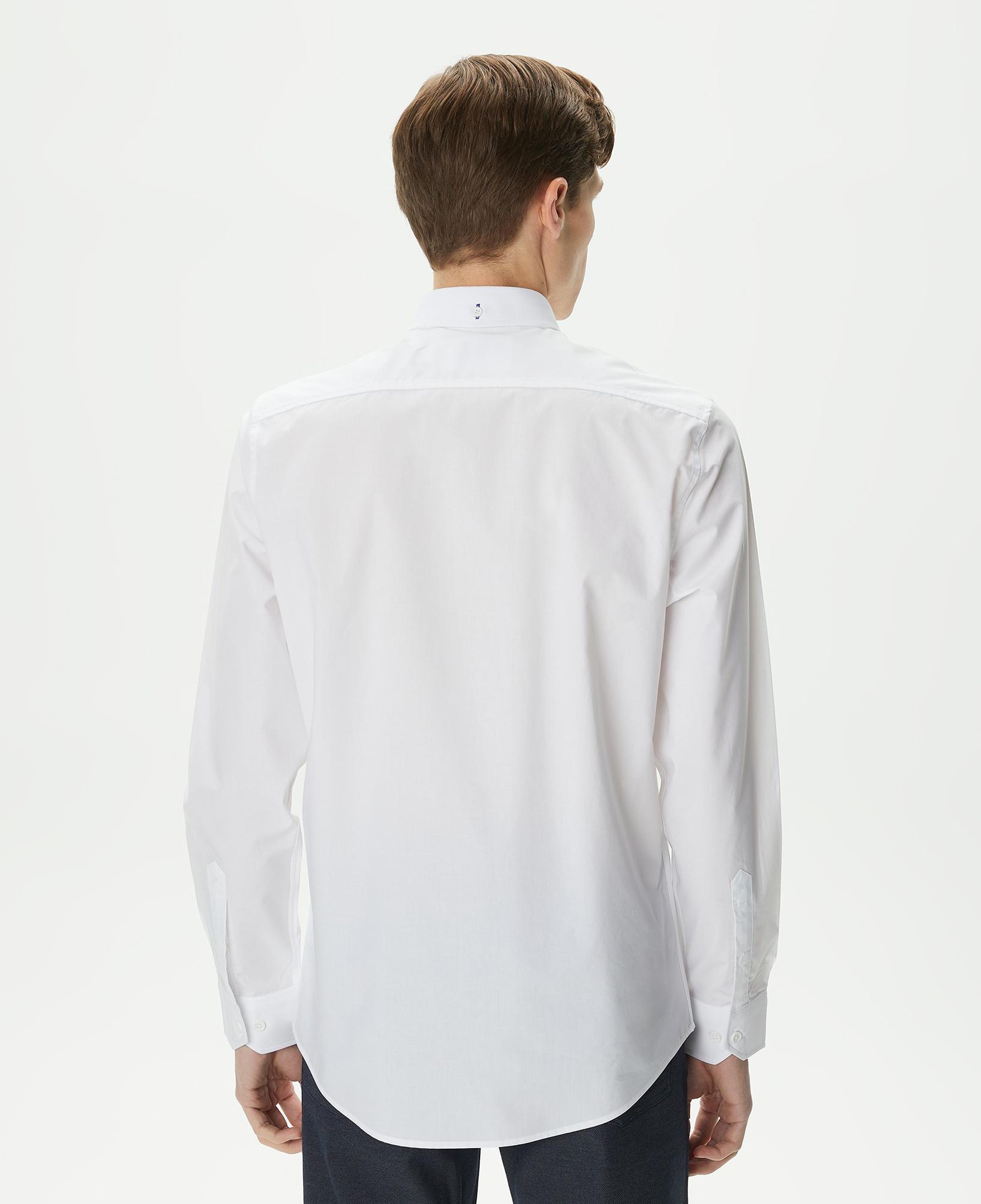 Erkek Slim Fit Düğmeli Yaka Beyaz Gömlek