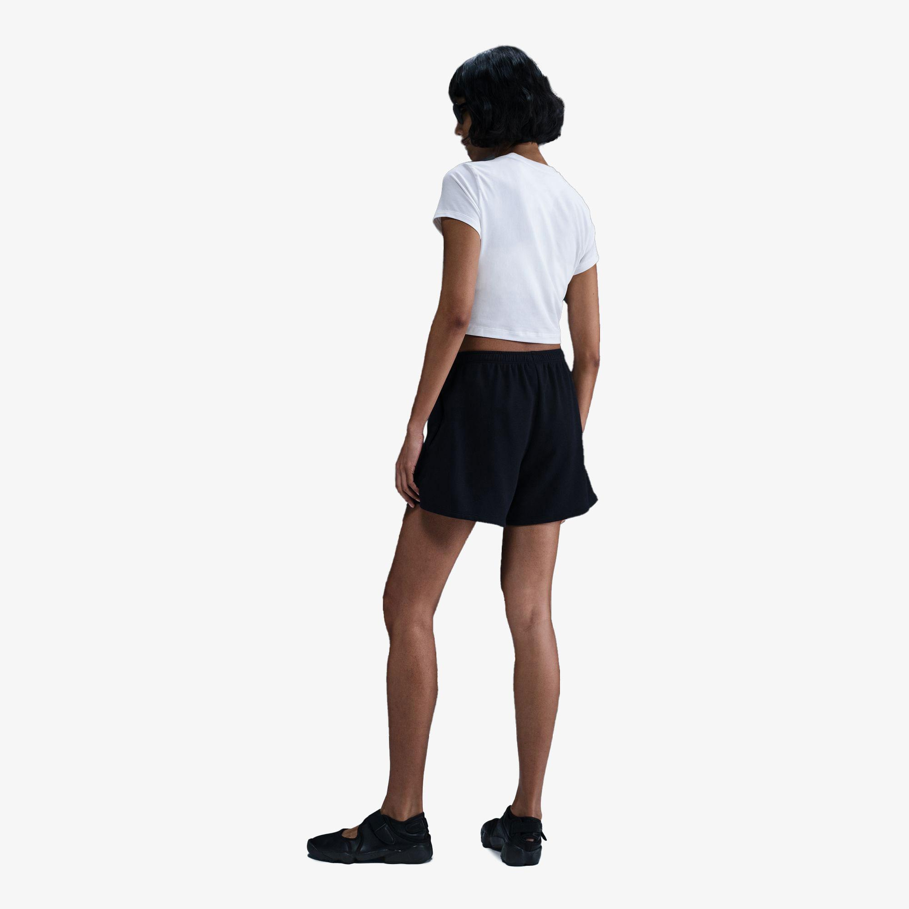 Nike Sportswear Chill Knit Kadın Beyaz Crop T-Shirt