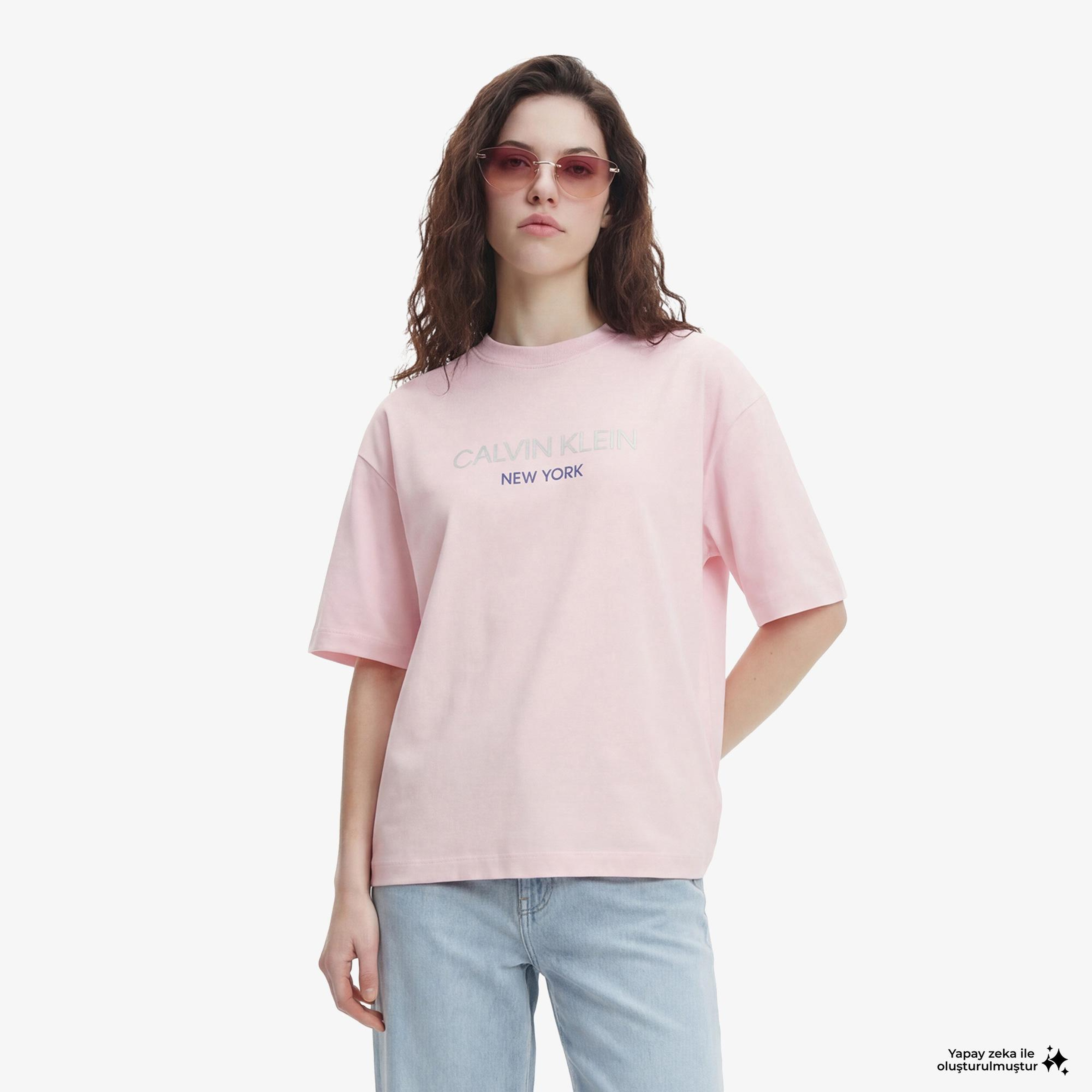 Calvin Klein Relaxed Sequin Logo Kadın Pembe T-Shirt