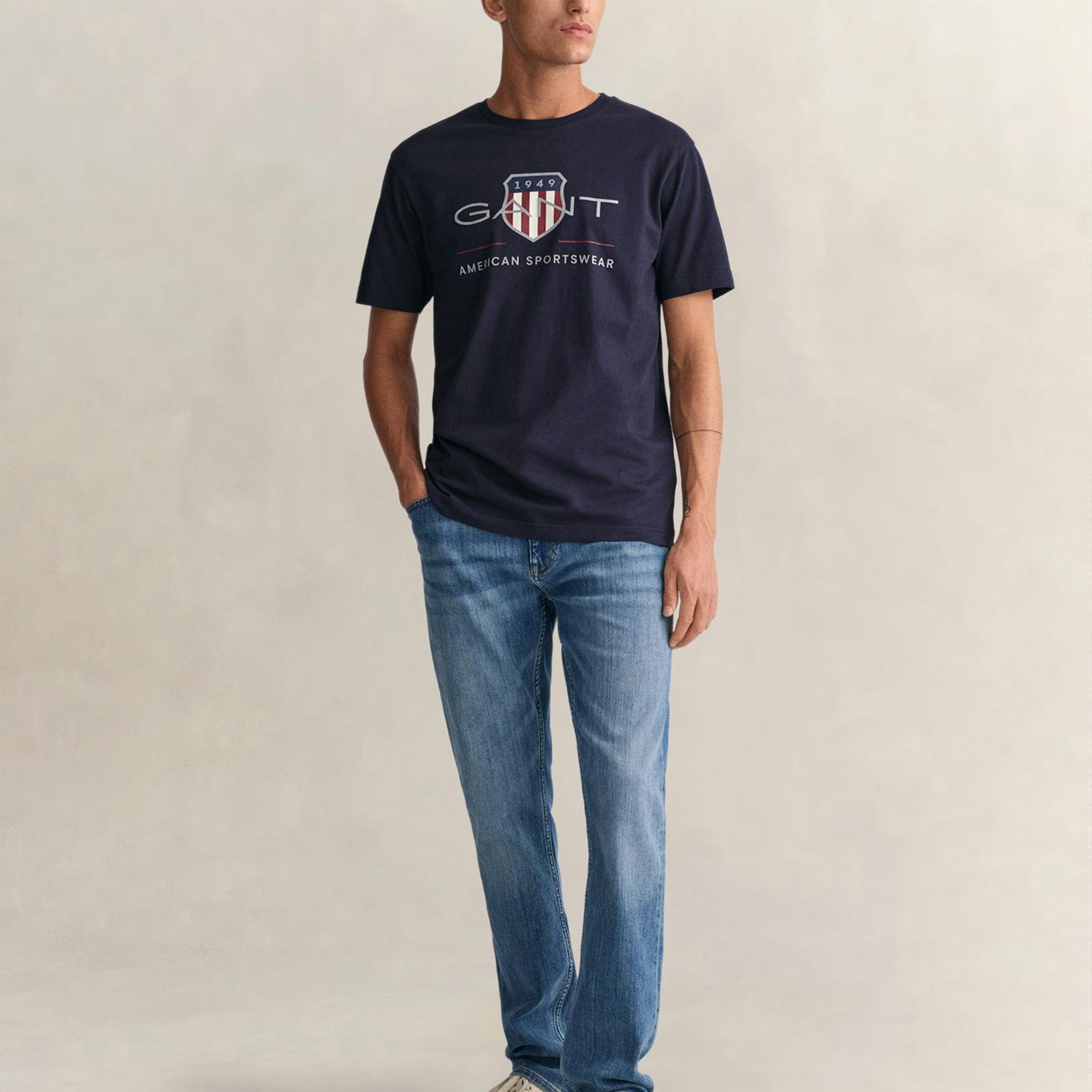 GANT Erkek Lacivert Regular Fit Bisiklet Yaka Logolu T-Shirt