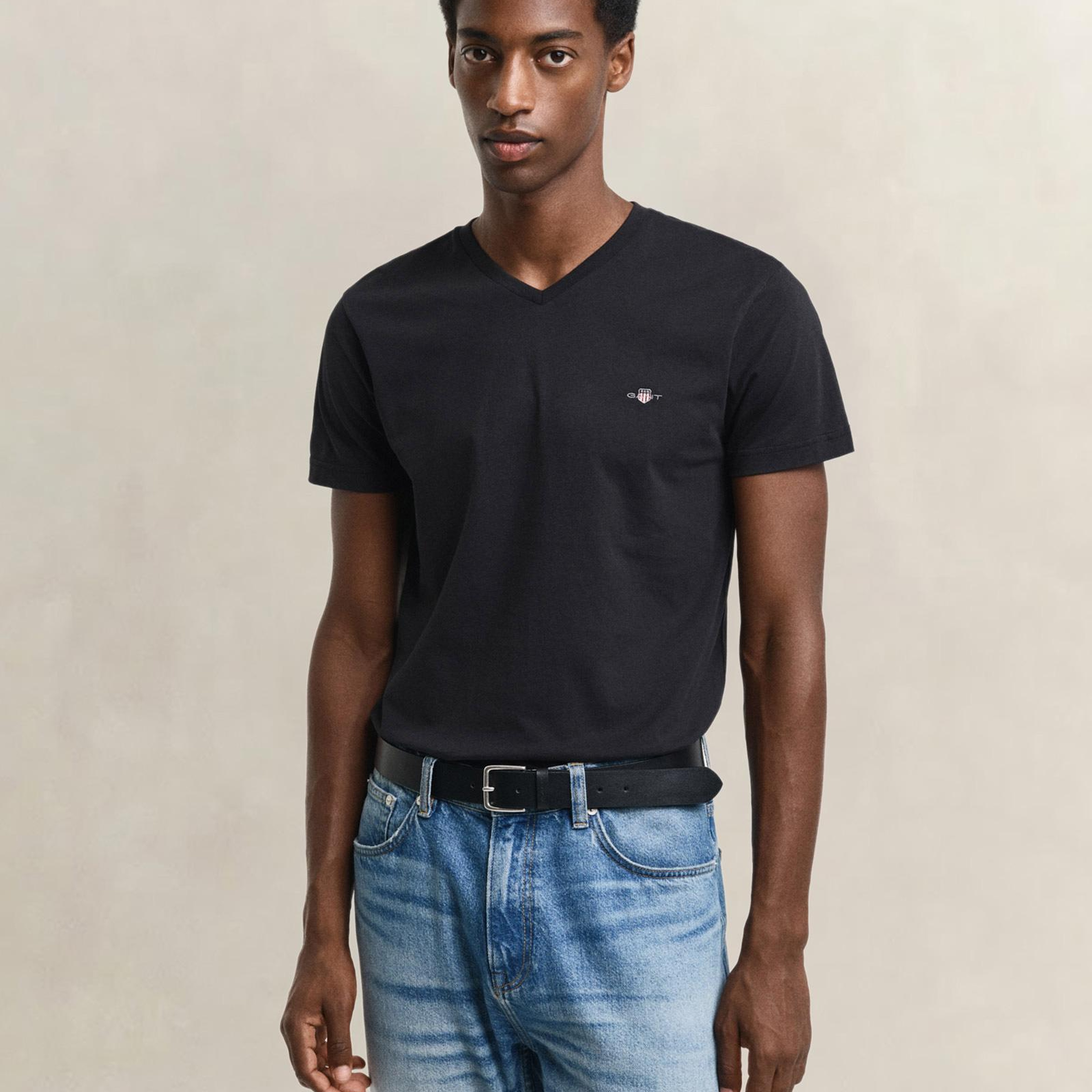 GANT Erkek Siyah Slim Fit V Yaka T-Shirt
