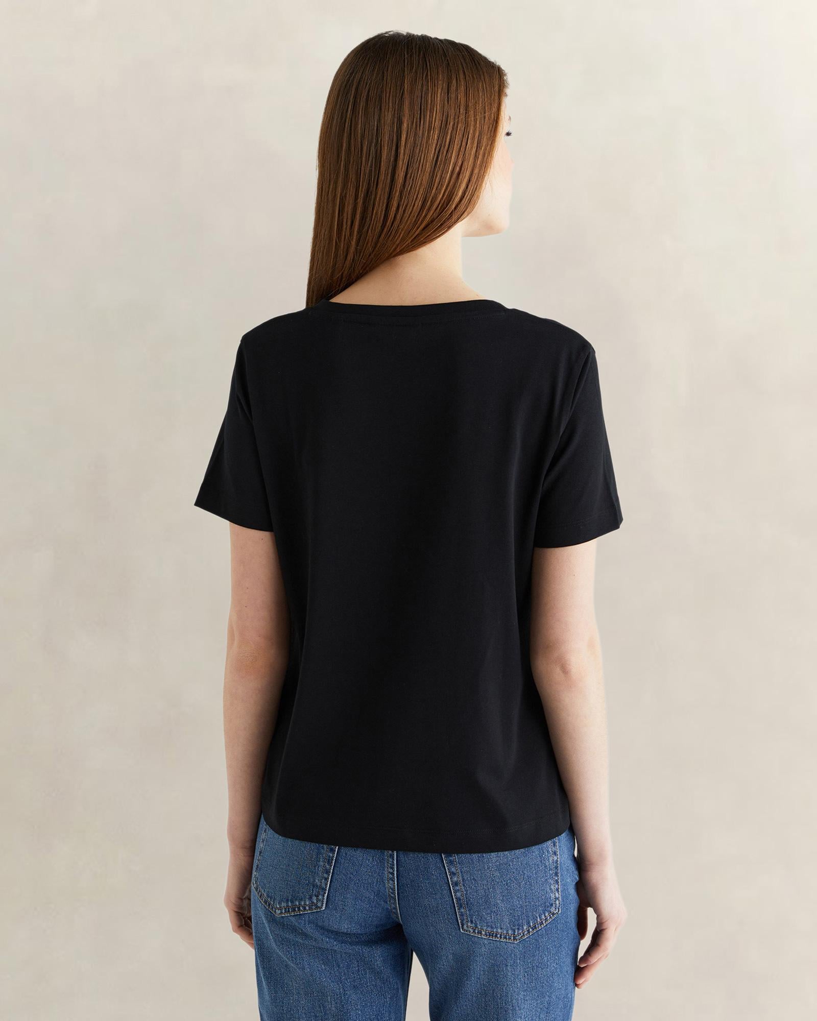 GANT Kadın Siyah V Yaka Regular Fit Logolu T-Shirt