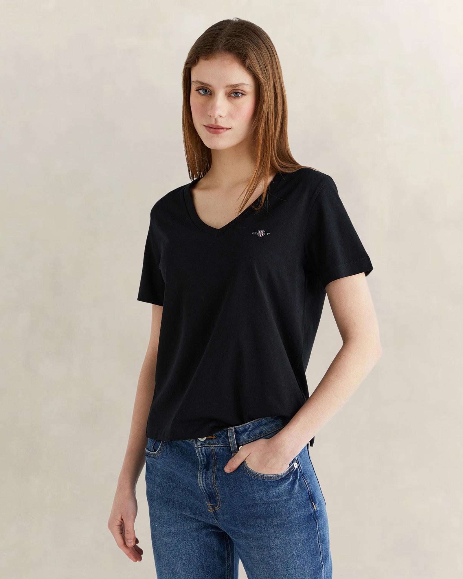 GANT Kadın Siyah V Yaka Regular Fit Logolu T-Shirt