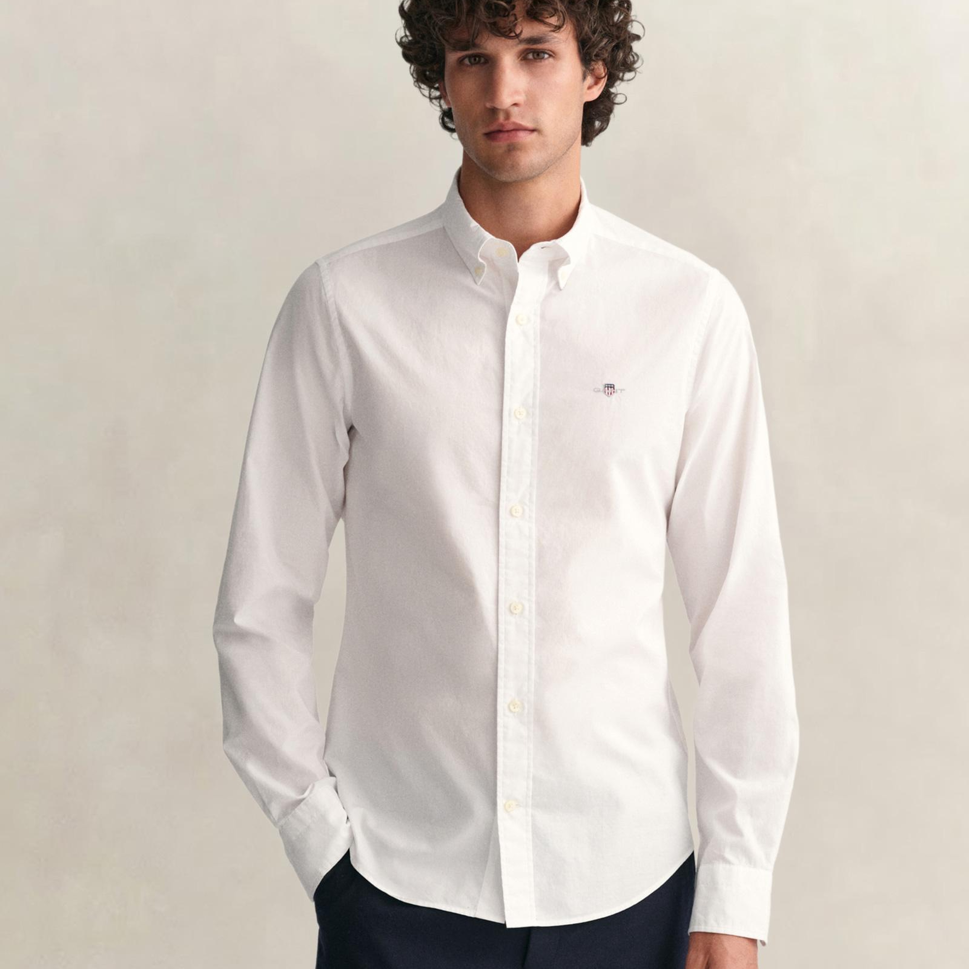 GANT Erkek Beyaz Slim Fit Düğmeli Yaka Broadcloth Gömlek