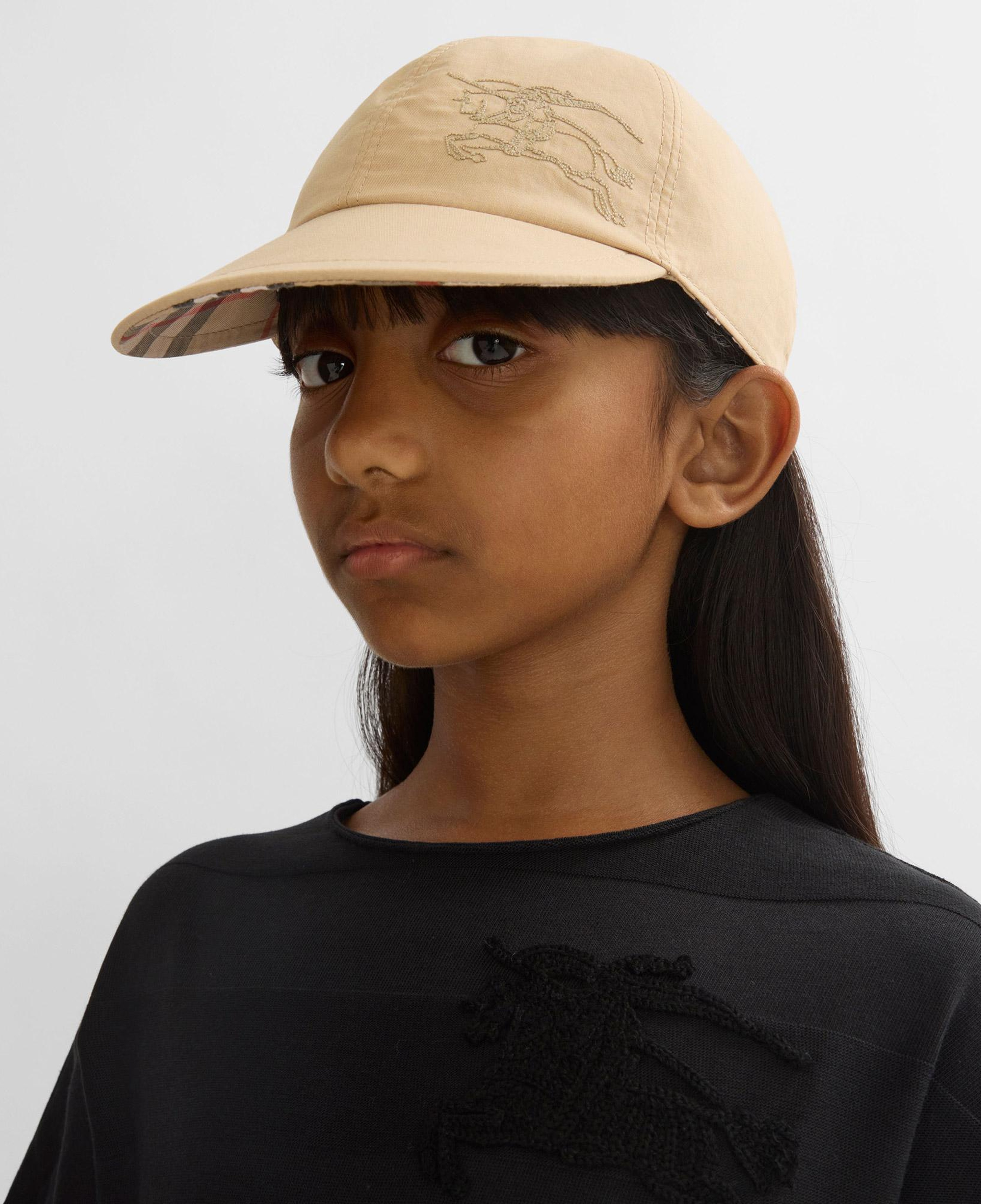 Burberry Reversible Pamuklu Baseball Çocuk Bej Şapka