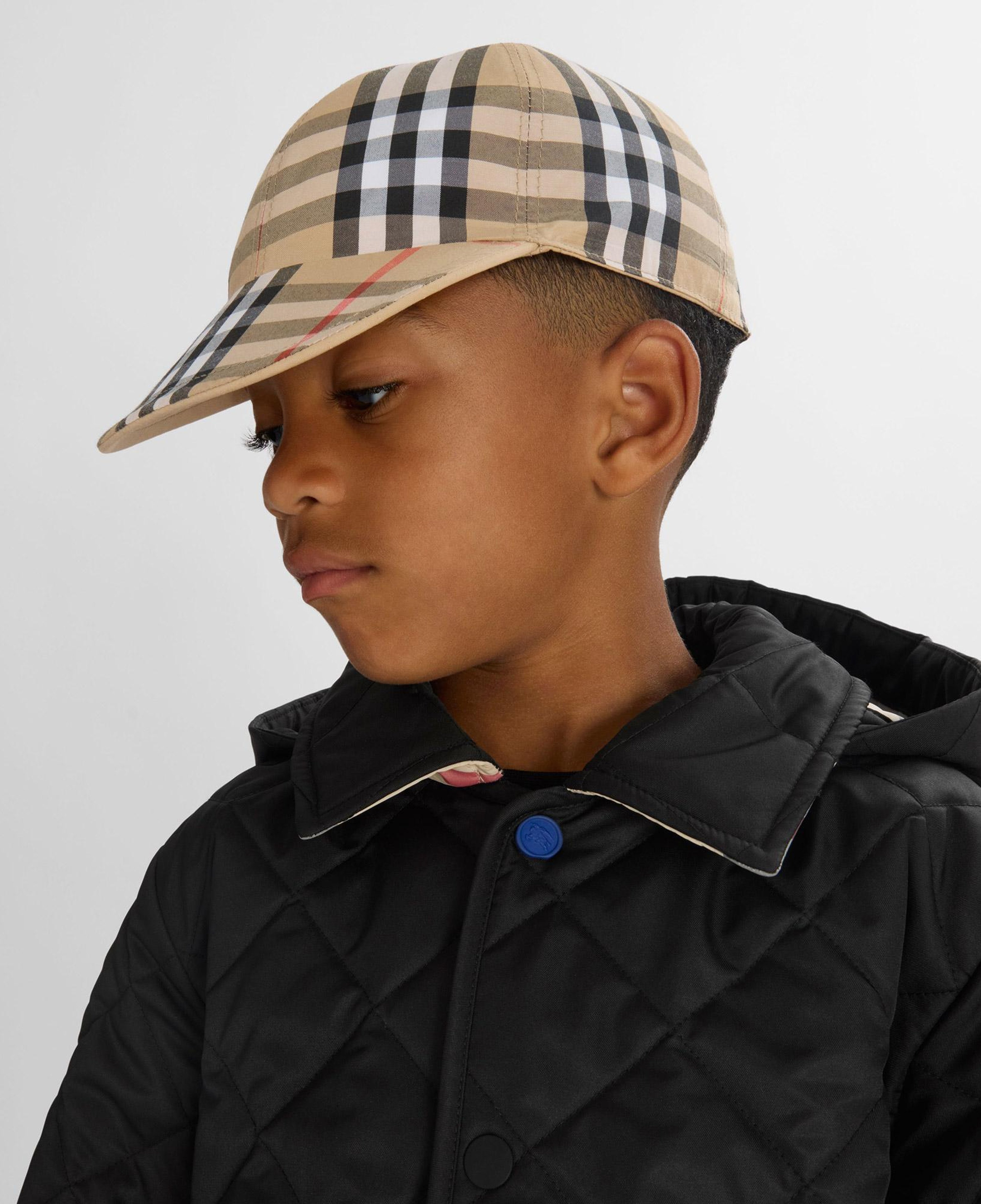 Burberry Reversible Pamuklu Baseball Çocuk Bej Şapka