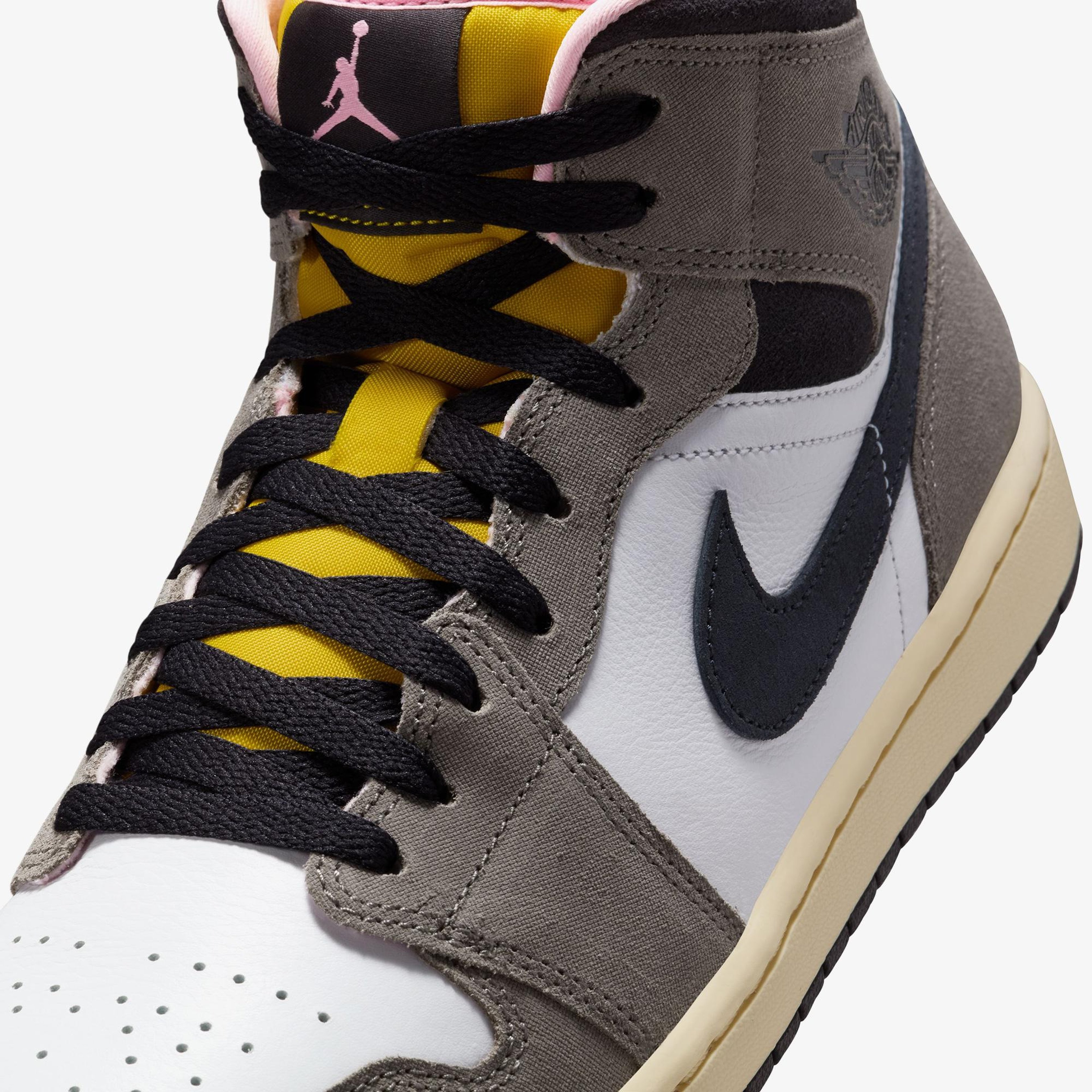 Jordan Air 1 Mid SE Erkek Beyaz Spor Ayakkabı