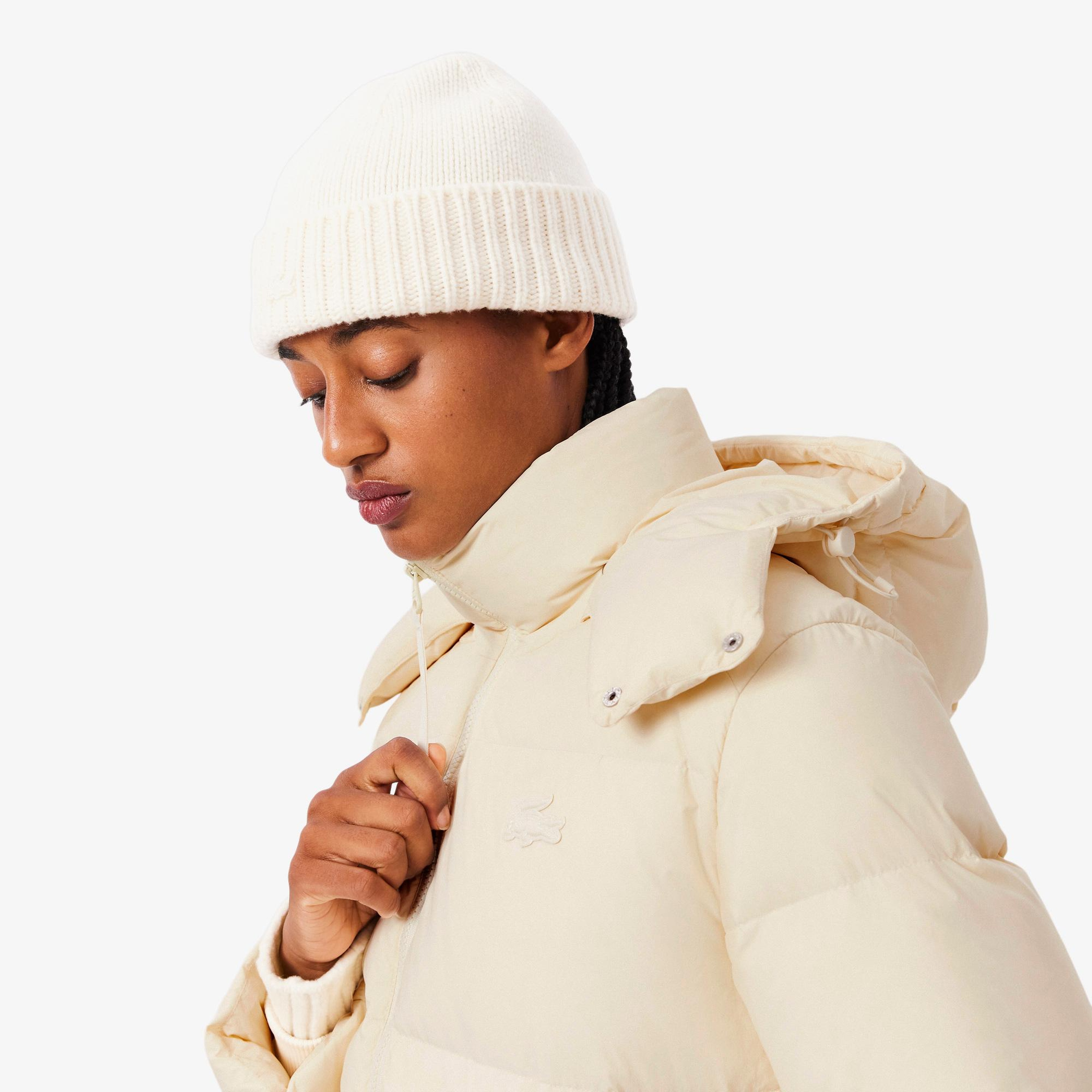 Kadın Relaxed Fit Kapüşonlu Krem Şişme Mont