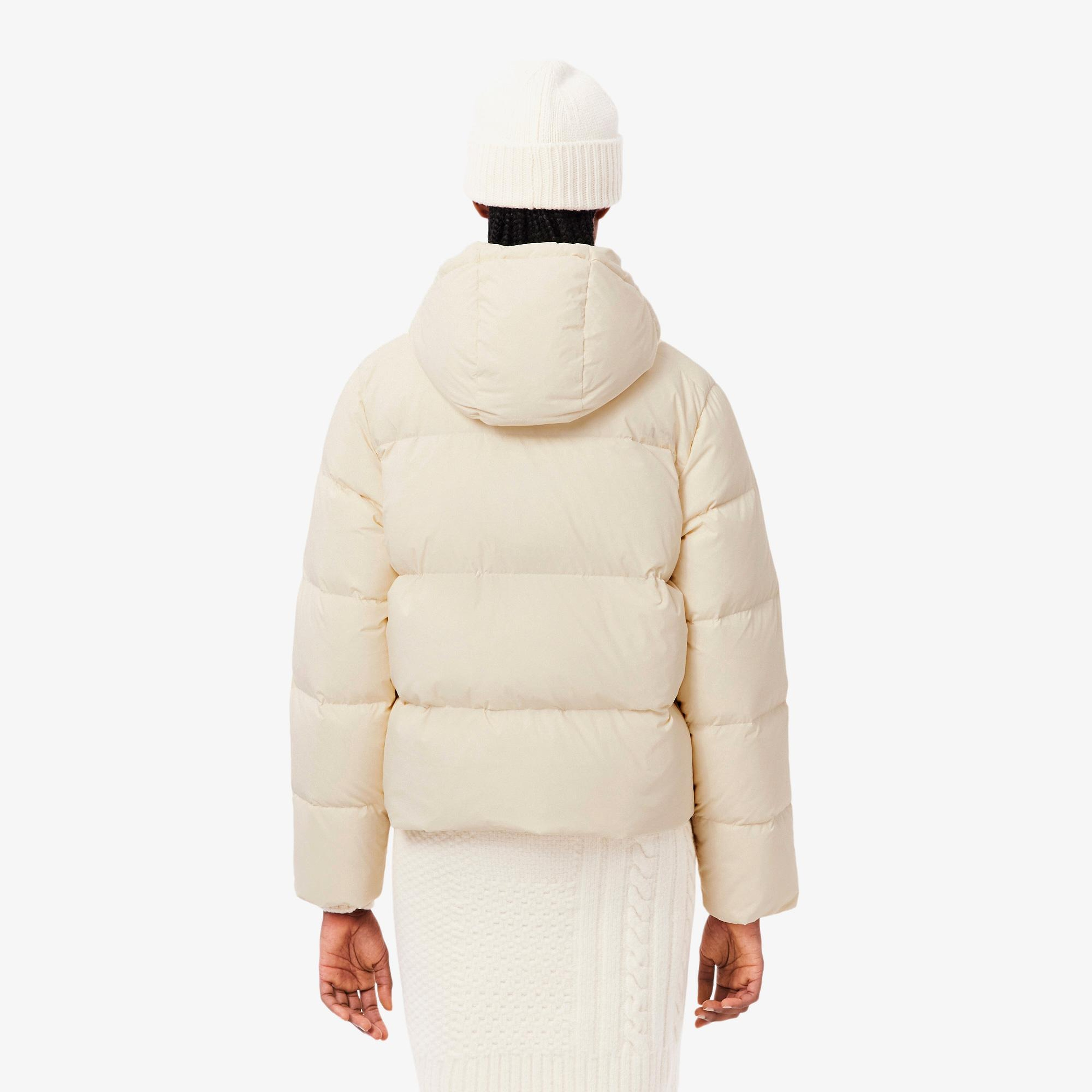 Kadın Relaxed Fit Kapüşonlu Krem Şişme Mont