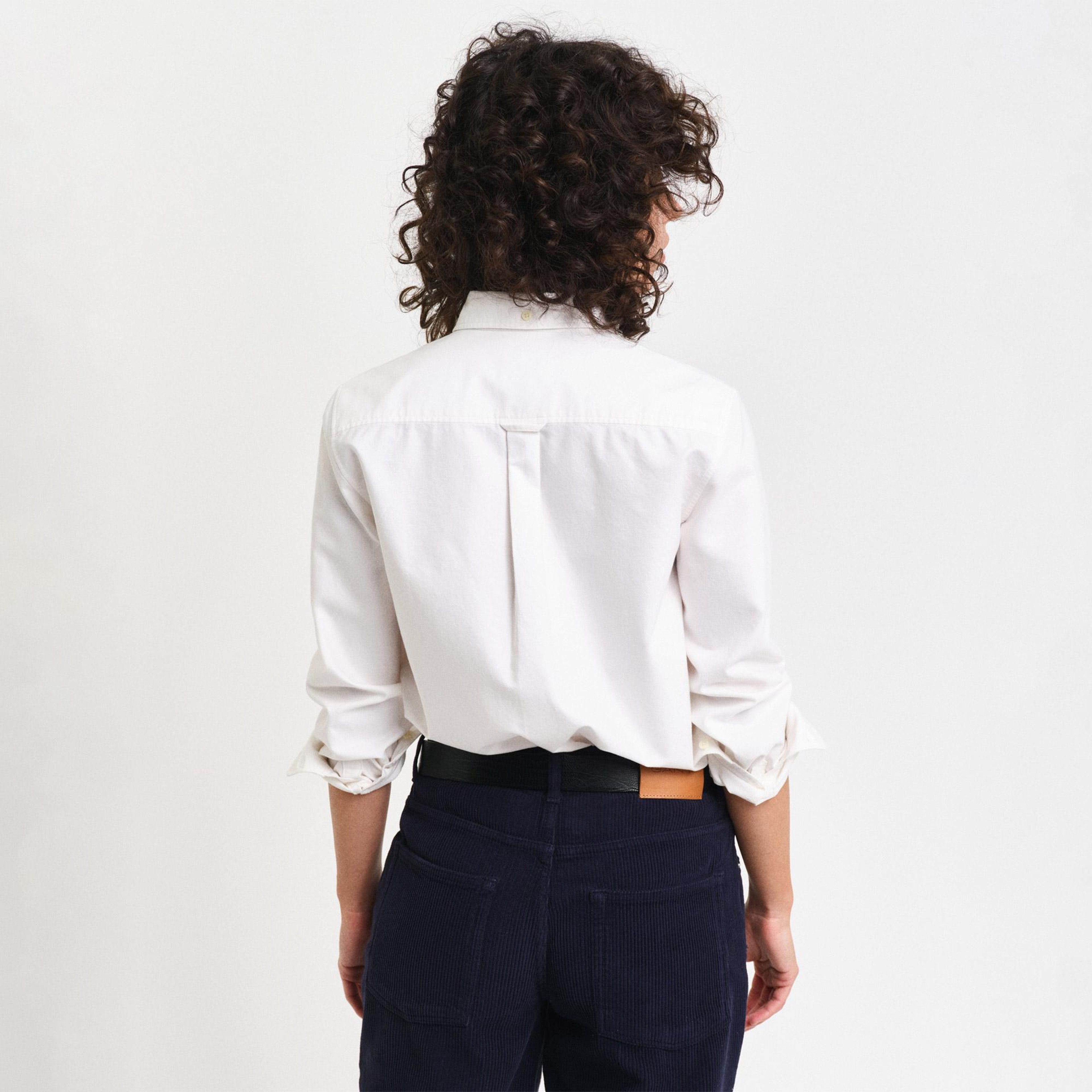 GANT Kadın Beyaz Regular Fit Düğmeli Yaka Oxford Gömlek