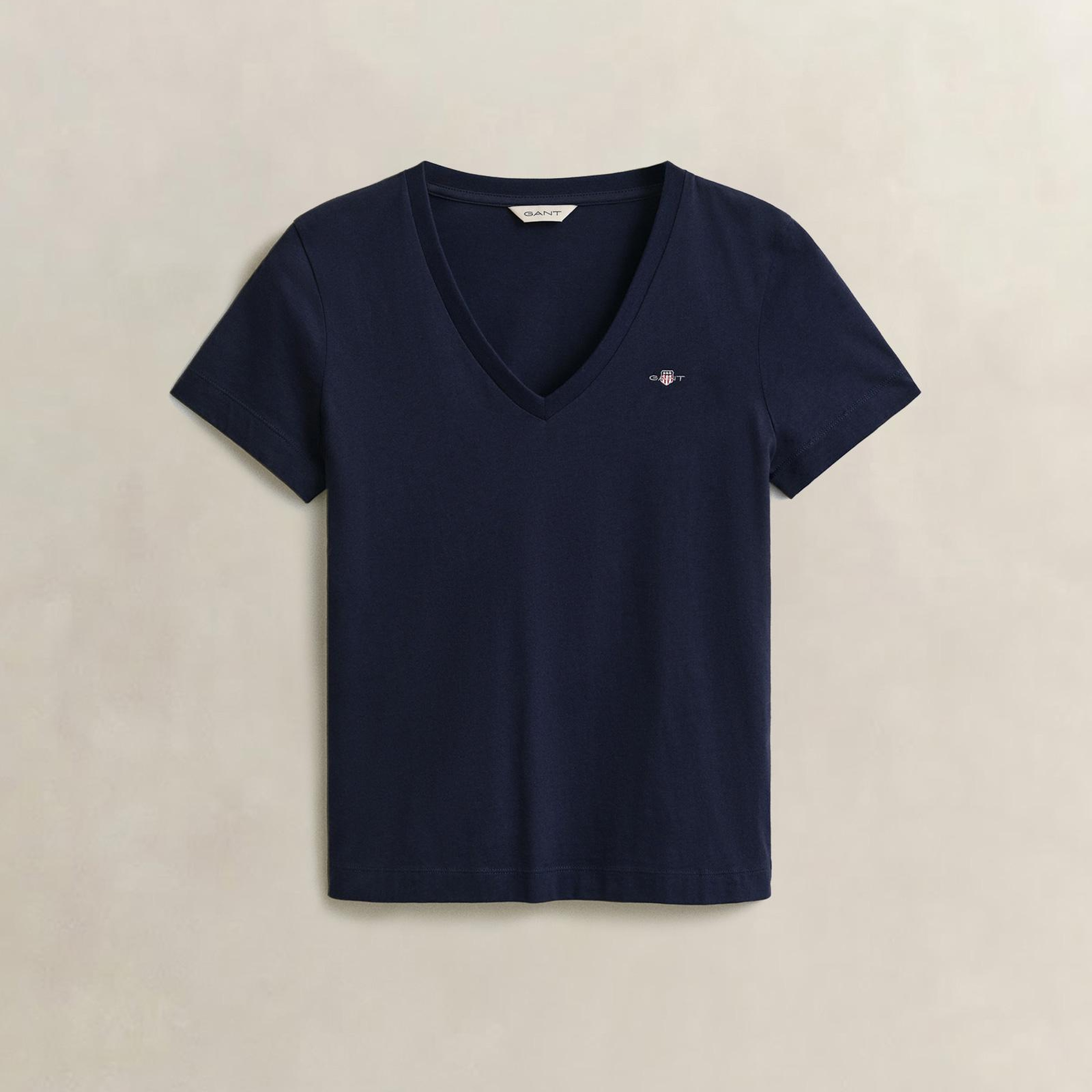 GANT Kadın Lacivert V Yaka Regular Fit Logolu T-Shirt