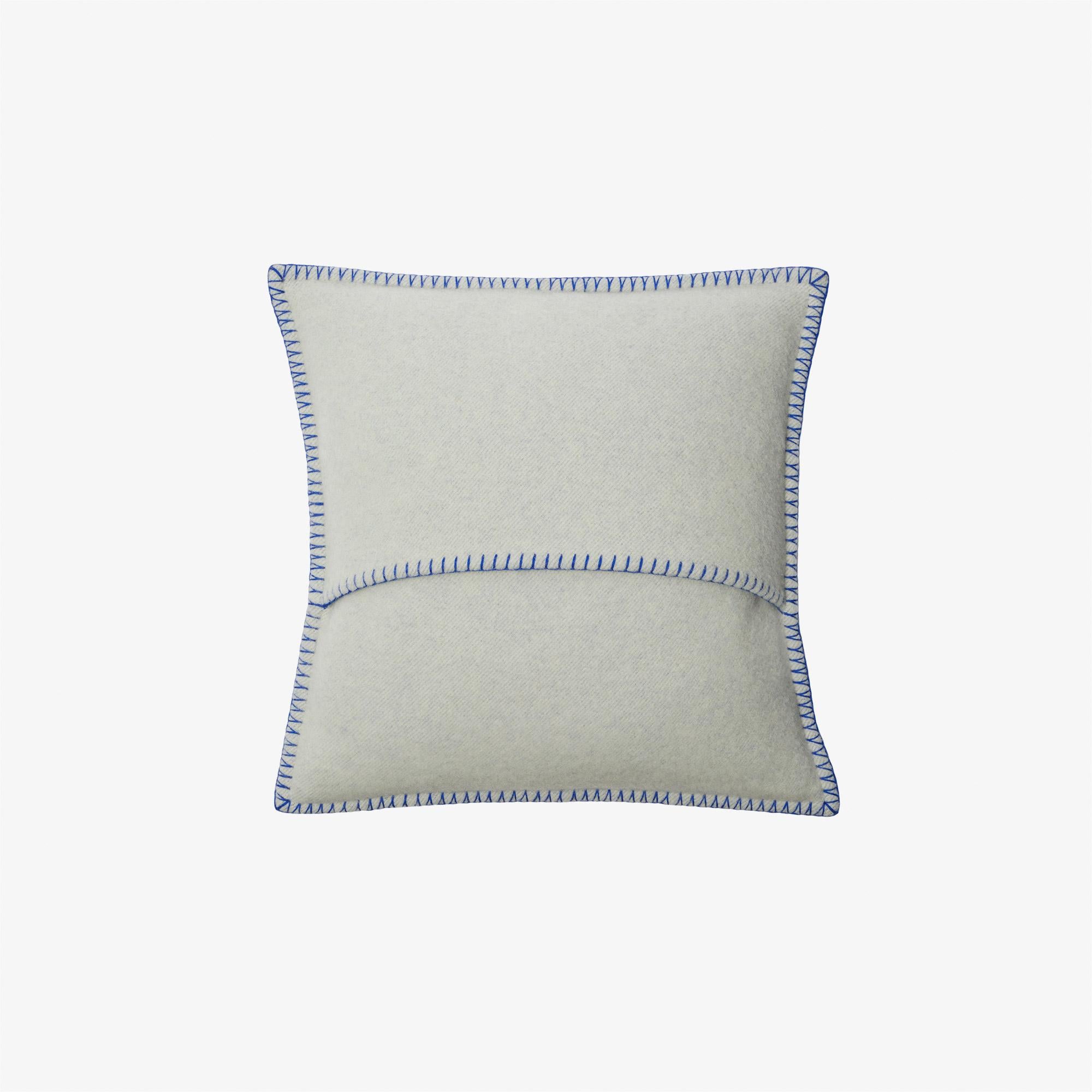 Burberry Unisex Lacivert Yastık