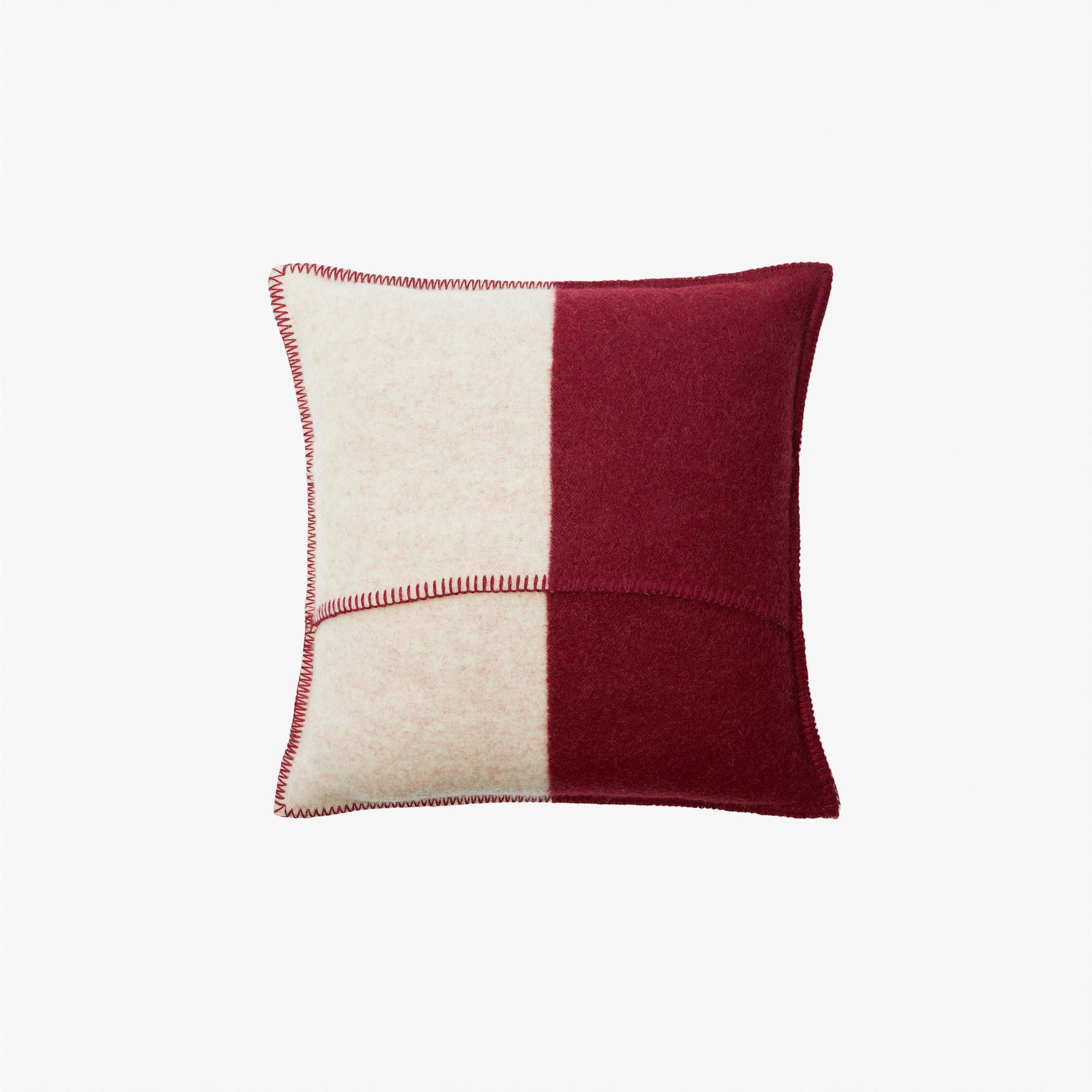 Burberry Unisex Kırmızı Yün Yastık Kılıfı