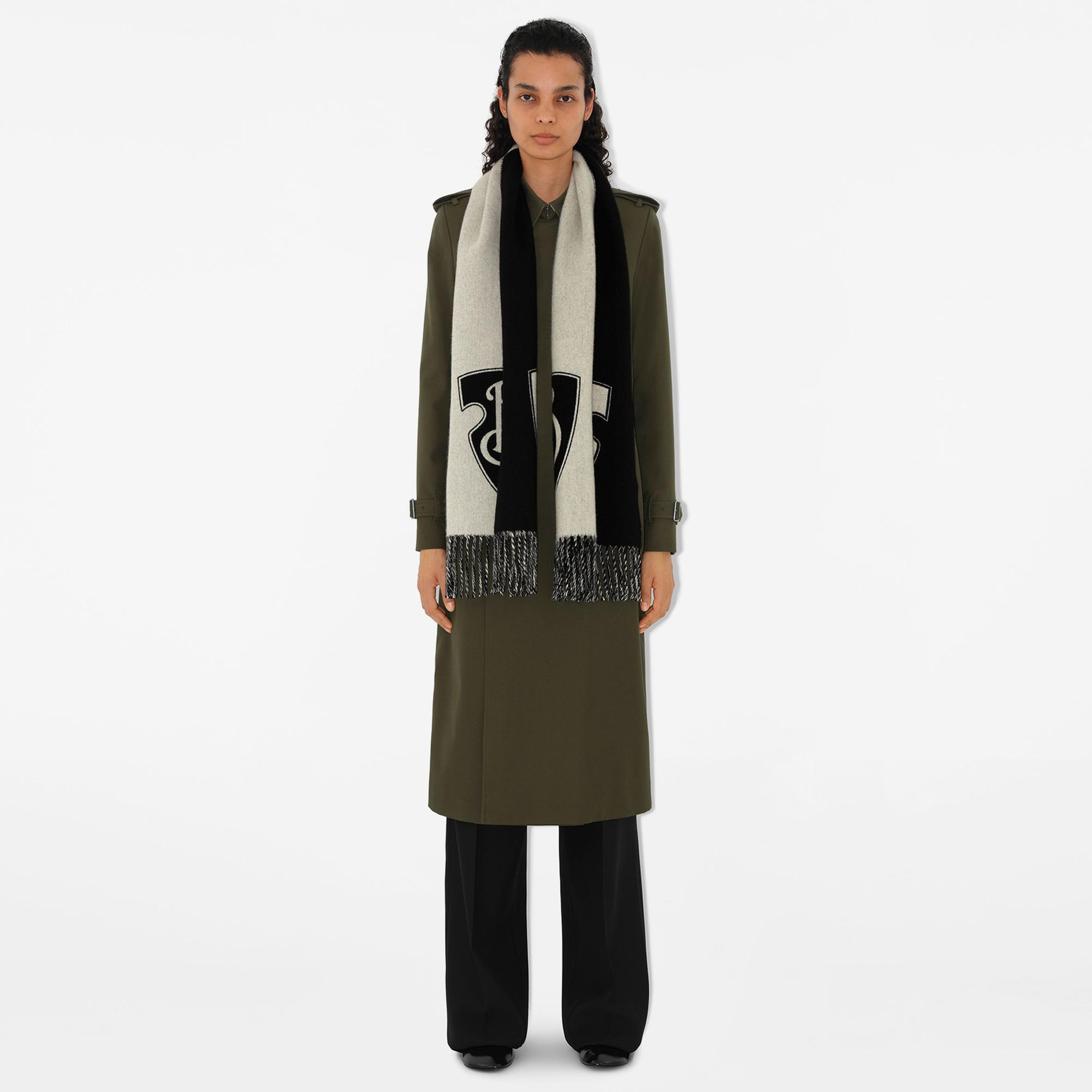 Burberry B Shield Yün Kaşmir Blend Kadın Beyaz Atkı
