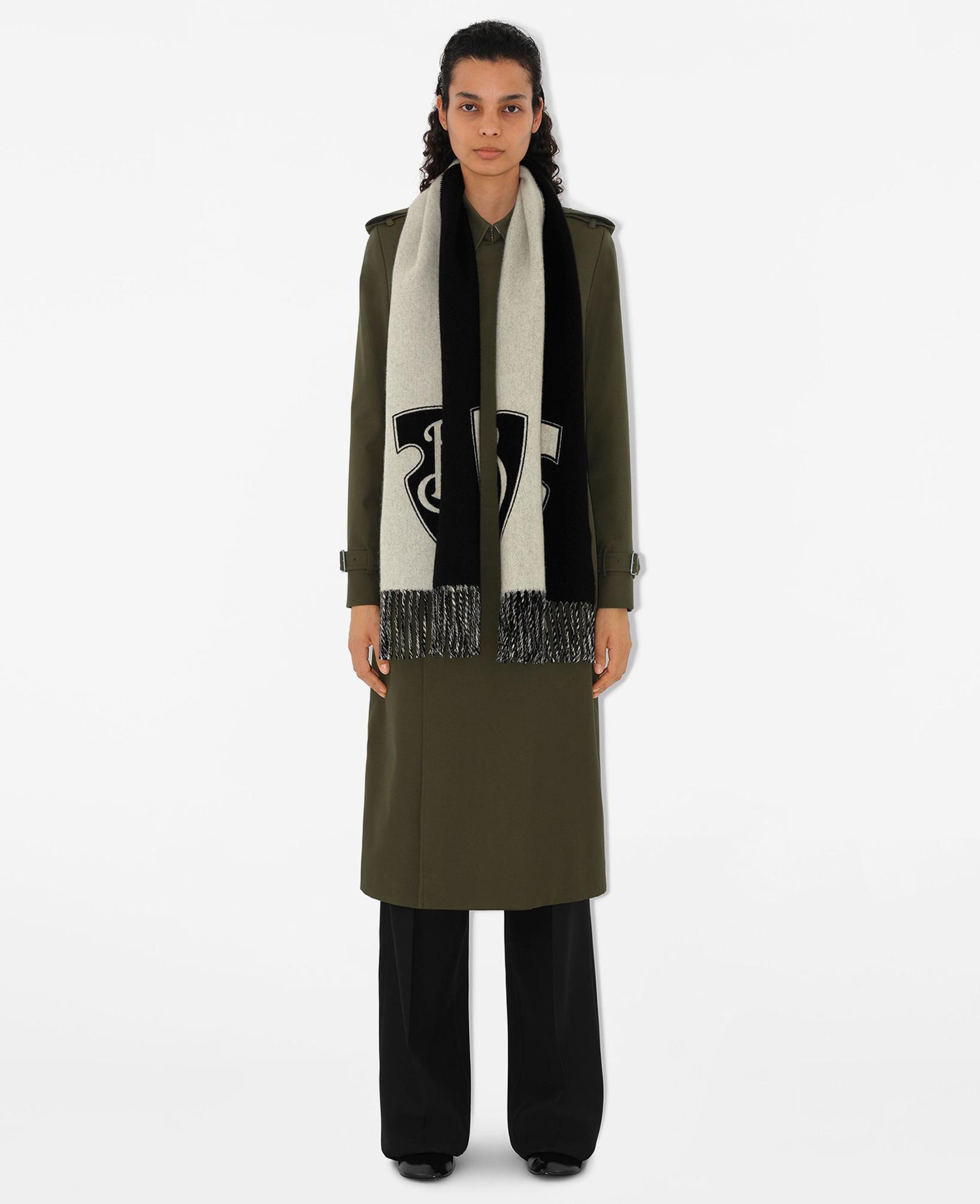 Burberry B Shield Yün Kaşmir Blend Kadın Beyaz Atkı