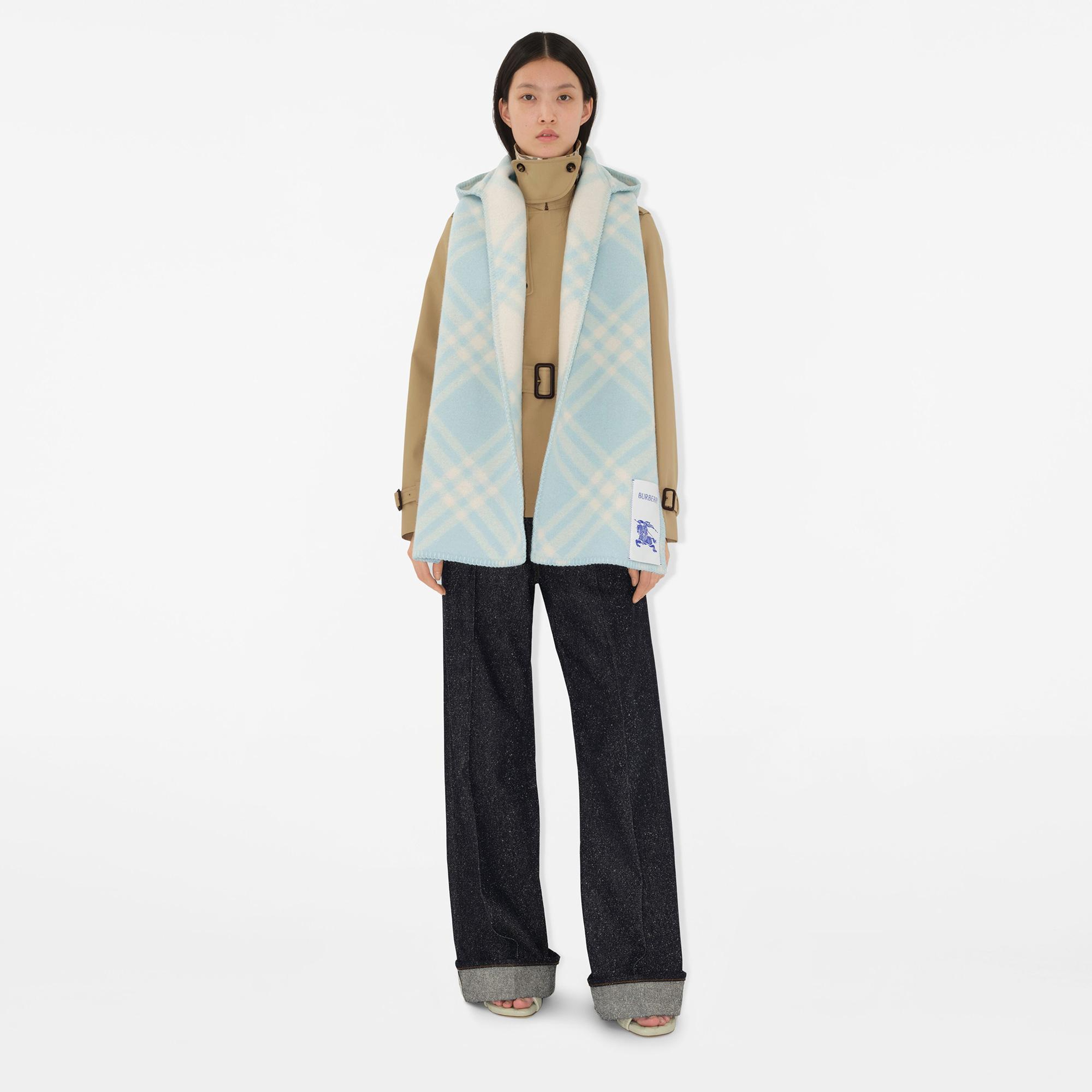 Burberry Tri Bar Wool Hooded Kadın Mavi Atkı