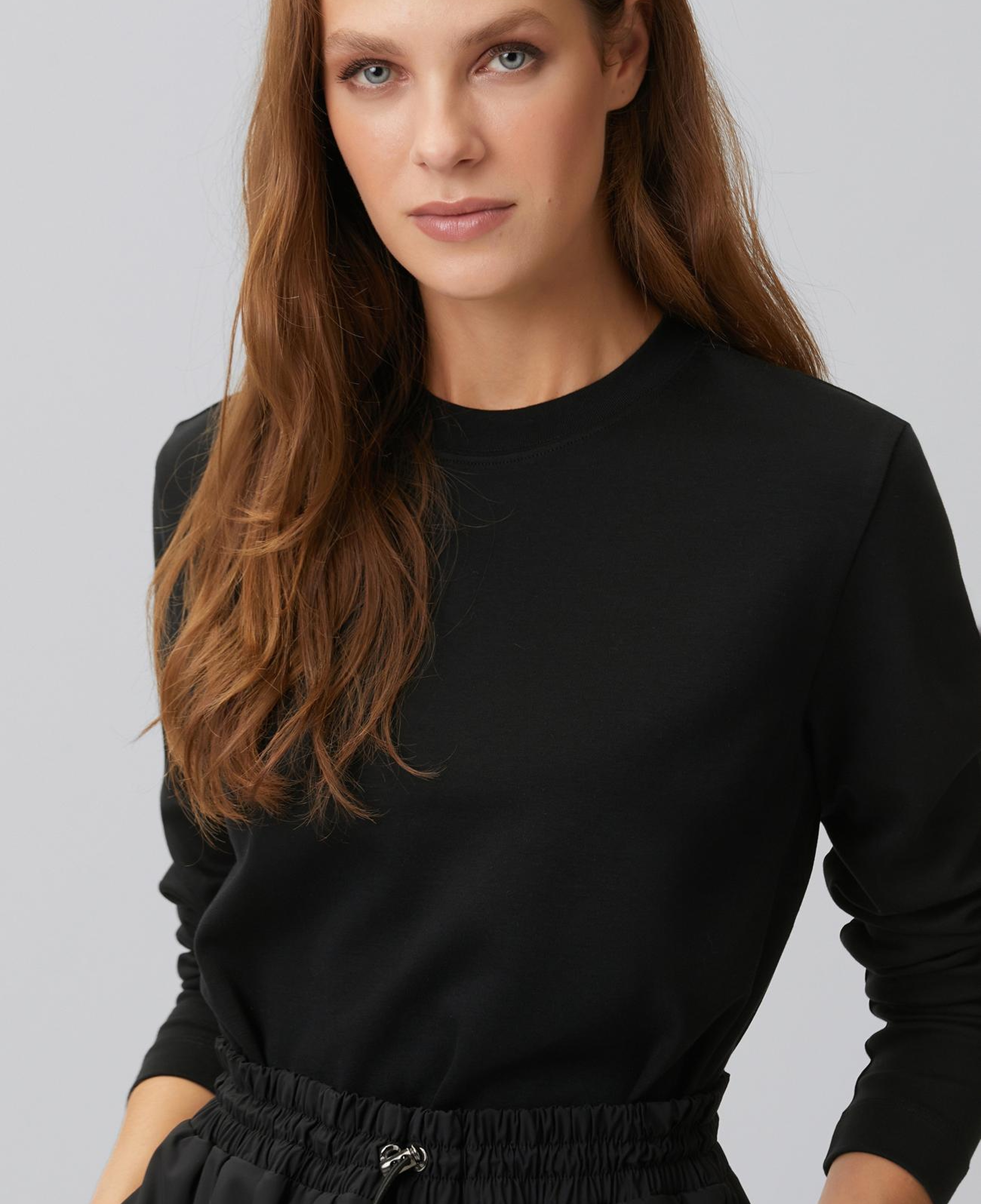 Network Kadın Siyah Bisiklet Yaka Basic Sweatshirt