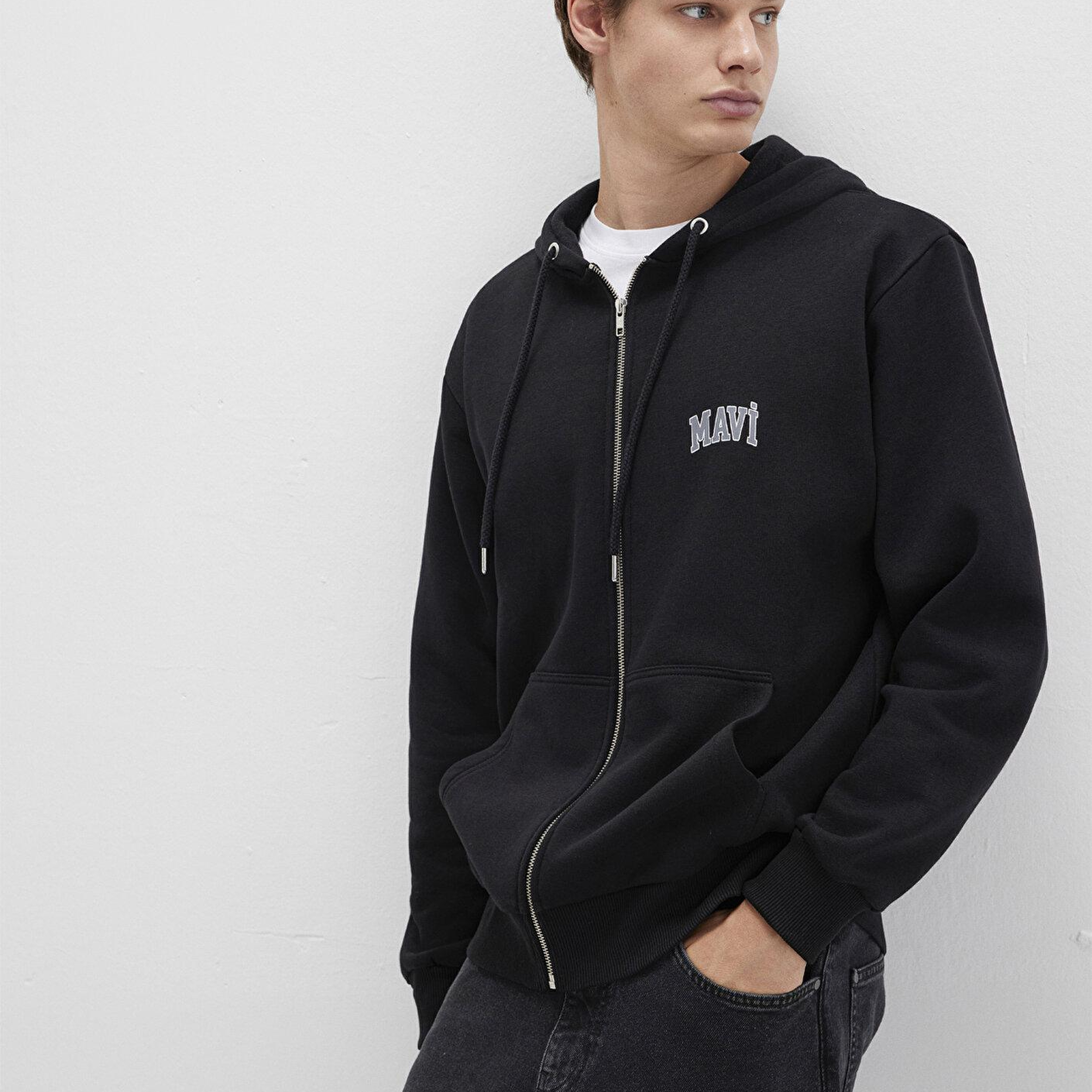 Mavi Mavi Logo Baskılı Kapüşonlu Fermuarlı Siyah Sweatshirt 0611715-900