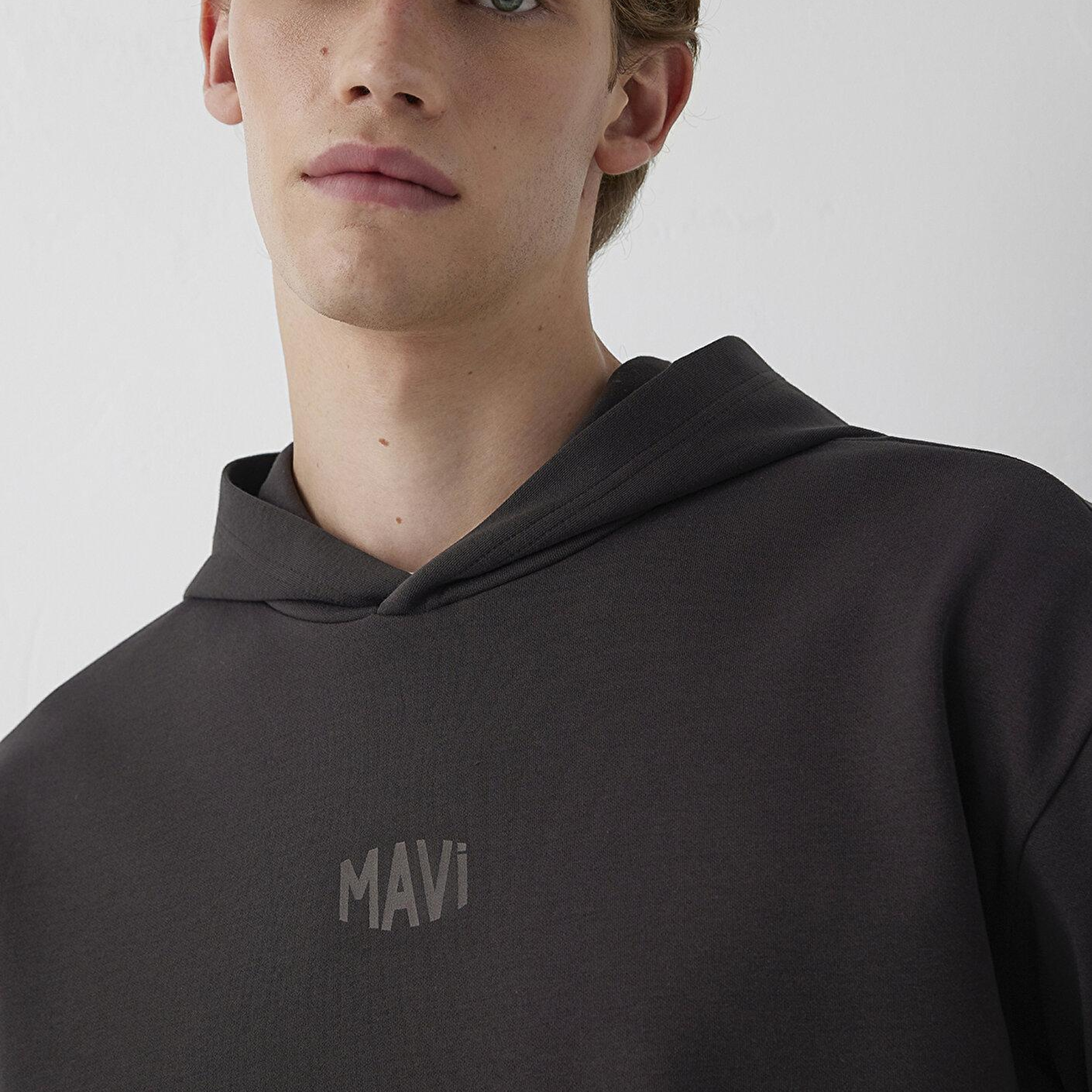 Mavi Mavi Logo Baskılı Kapüşonlu Kahverengi Sweatshirt 0S10680-90892