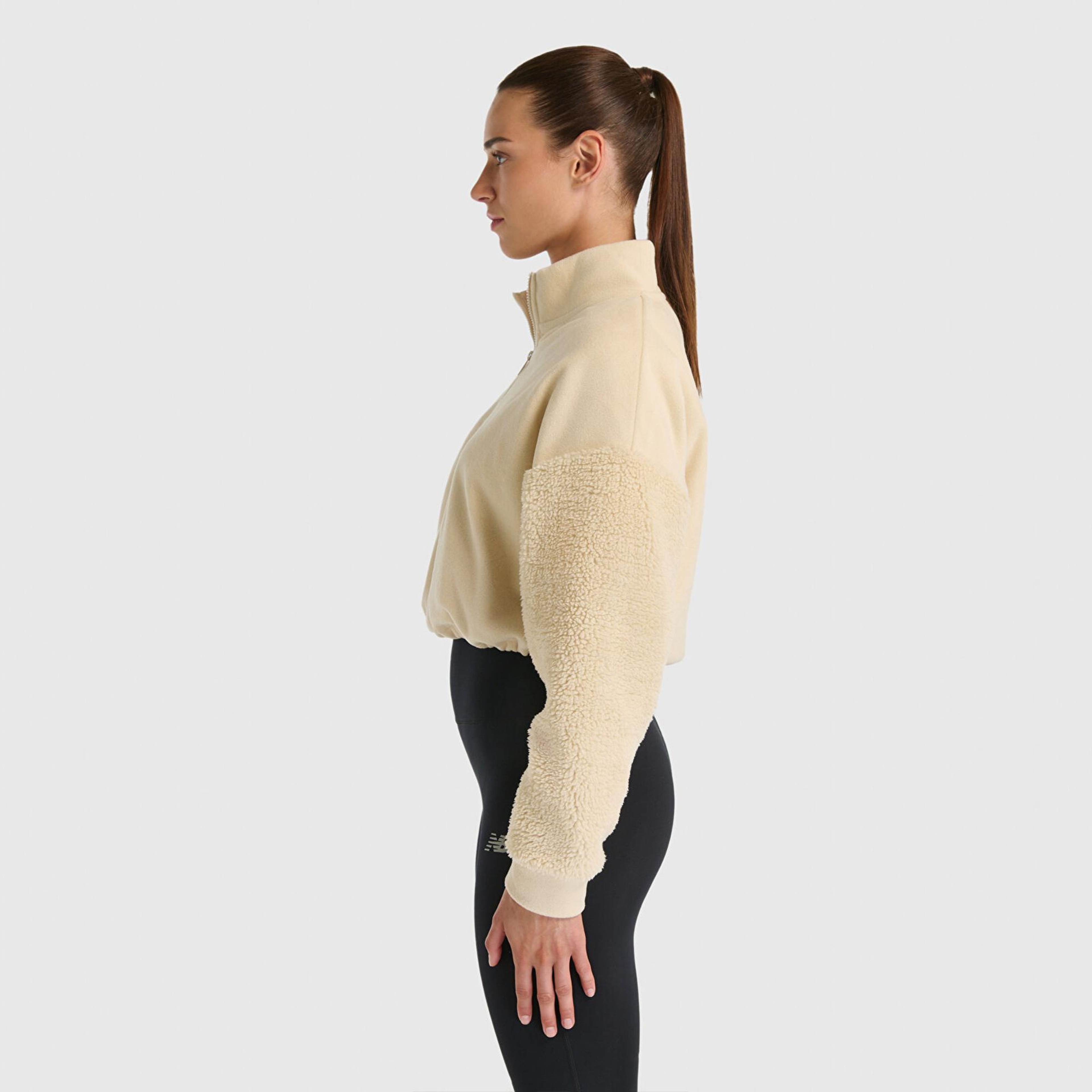 New Balance Kadın Bej Sweatshirt
