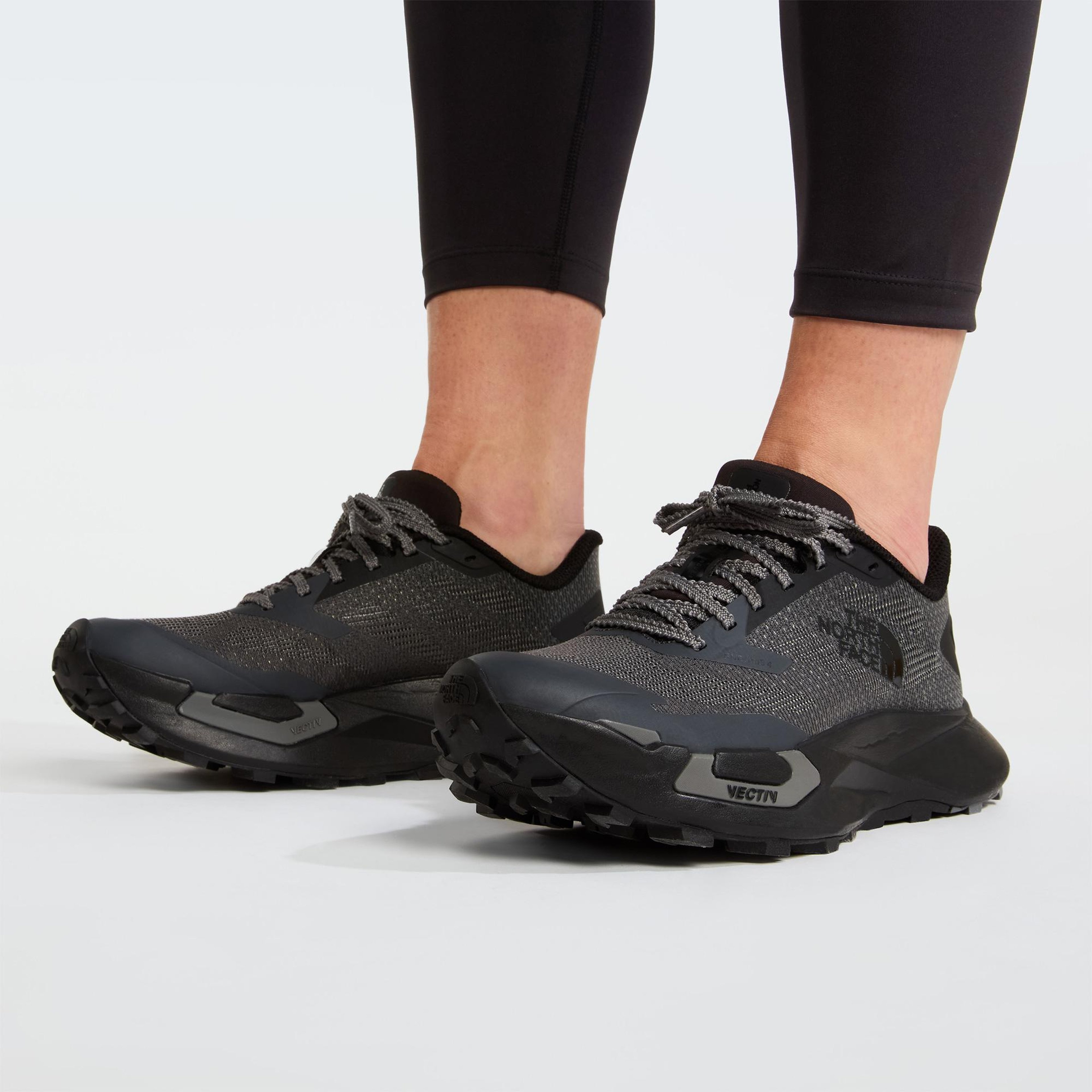 The North Face Vectiv Enduris 4 Kadın Gri Koşu Ayakkabısı