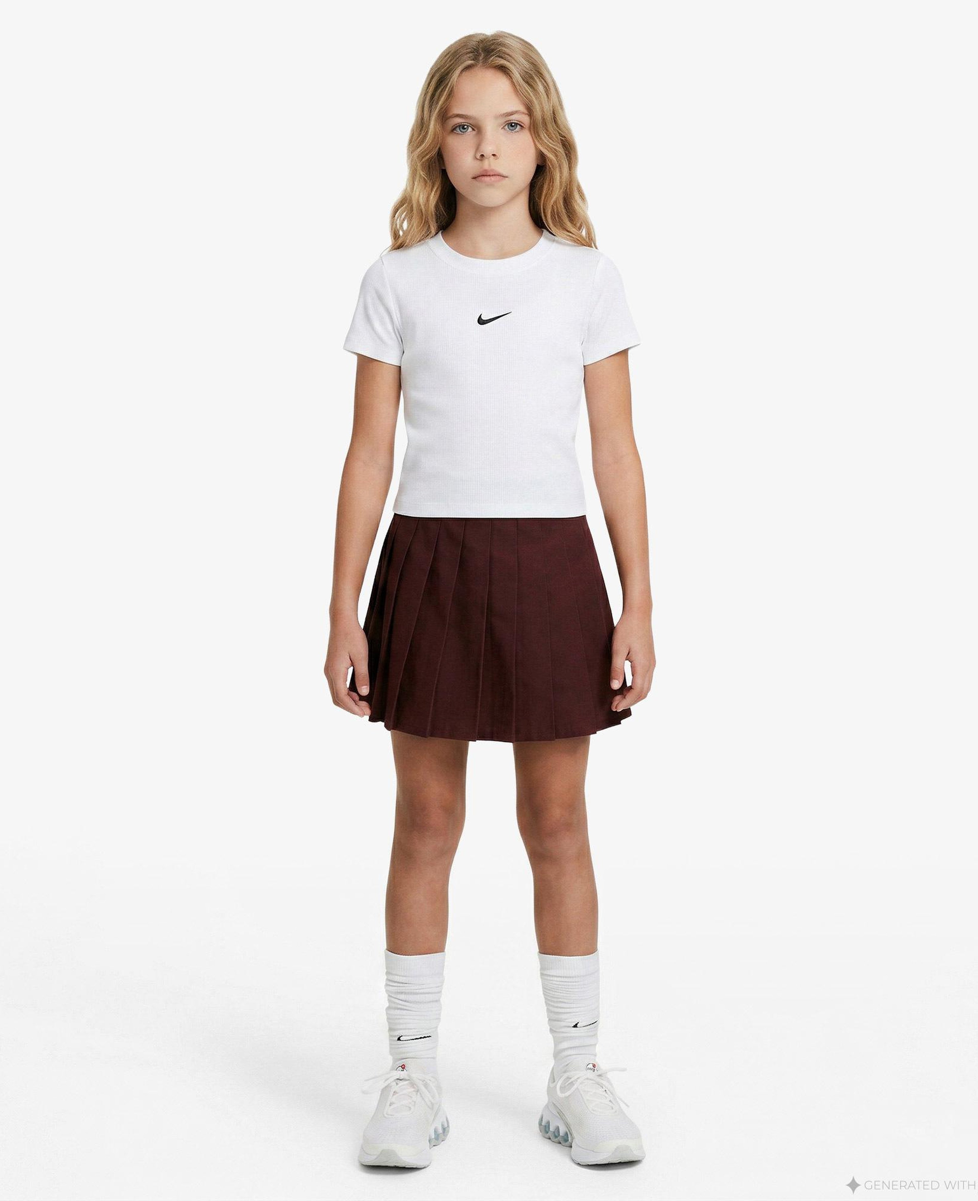 Nike Sportswear Çocuk Beyaz Crop T-Shirt
