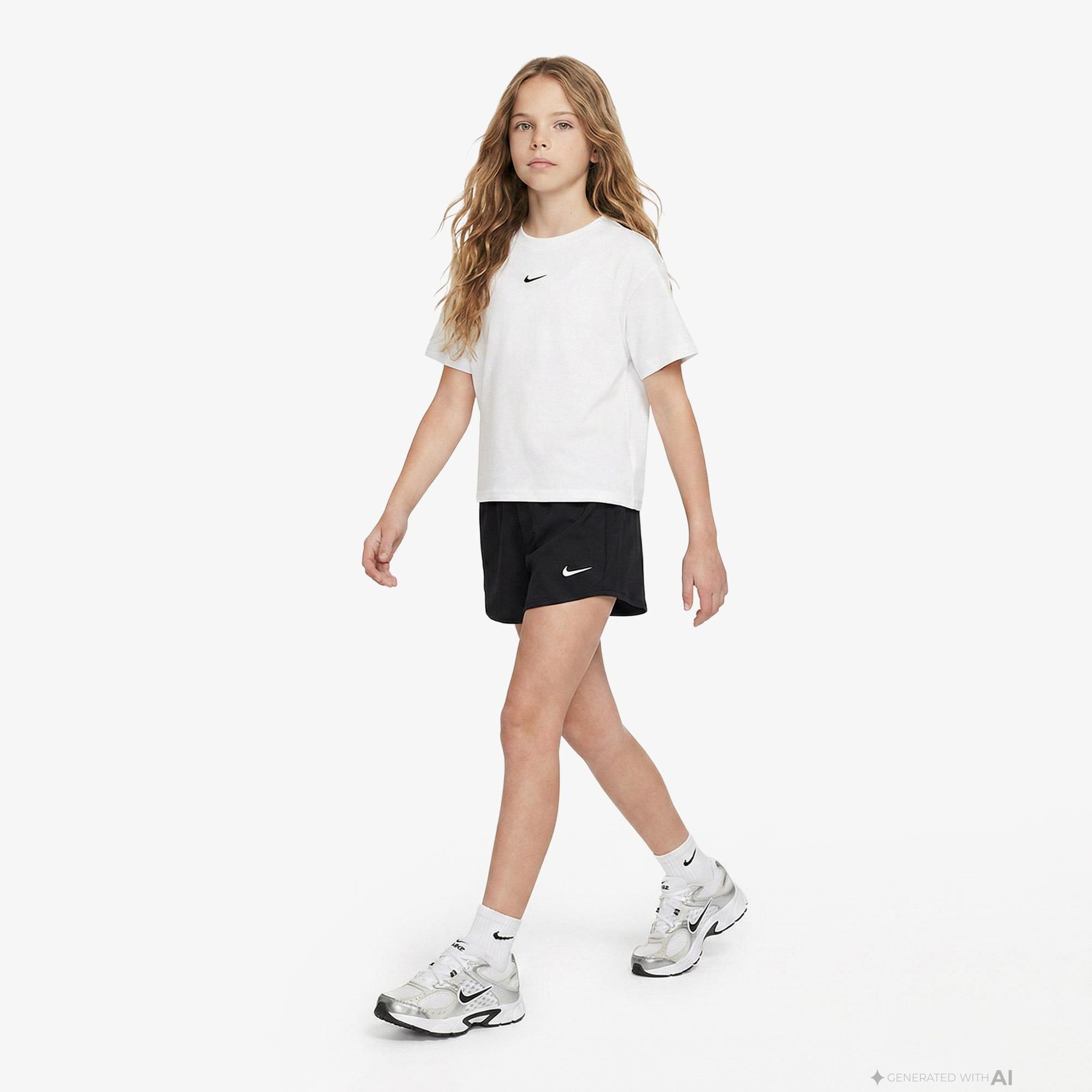 Nike Dri-Fit One 8 cm Çocuk Siyah Şort