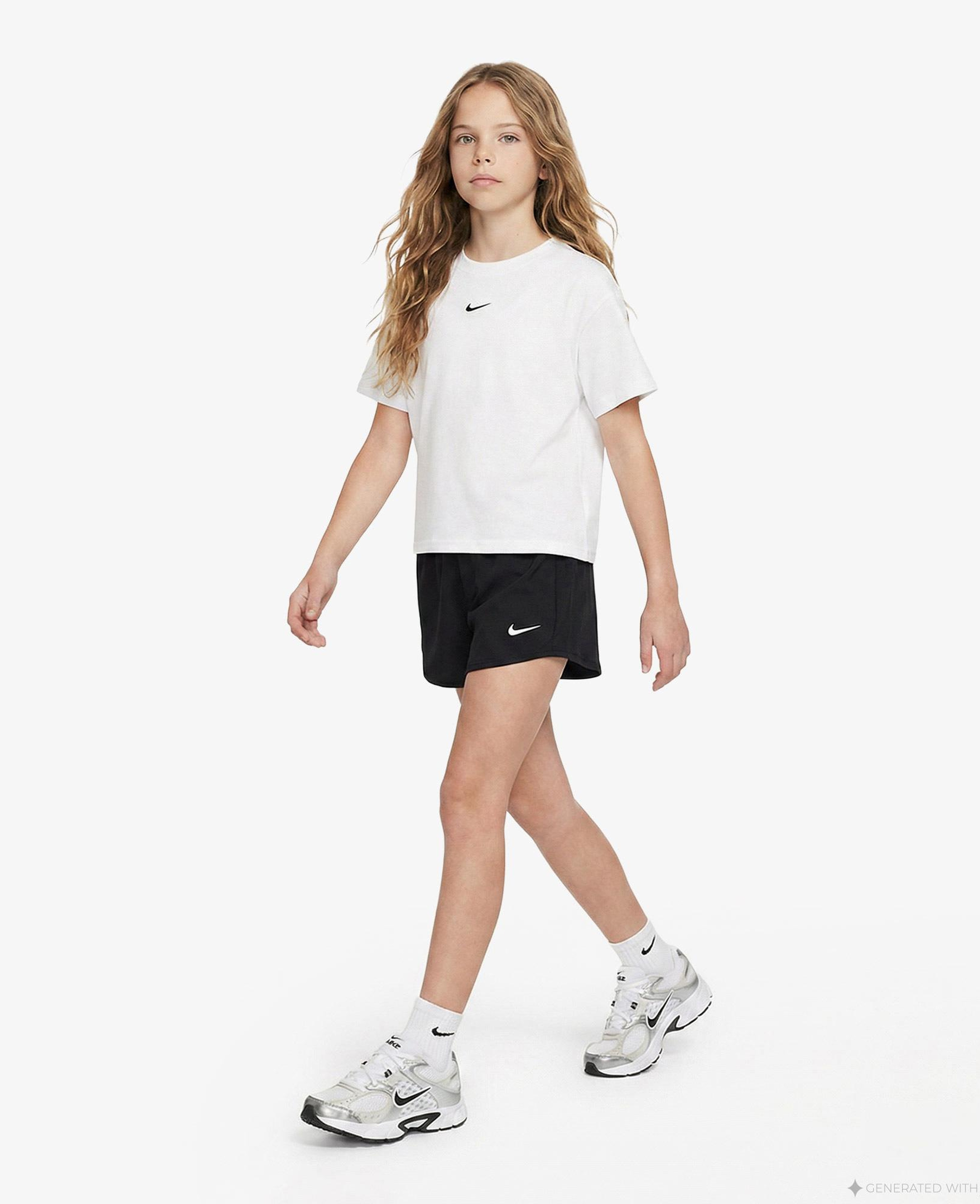 Nike Dri-Fit One 8 cm Çocuk Siyah Şort