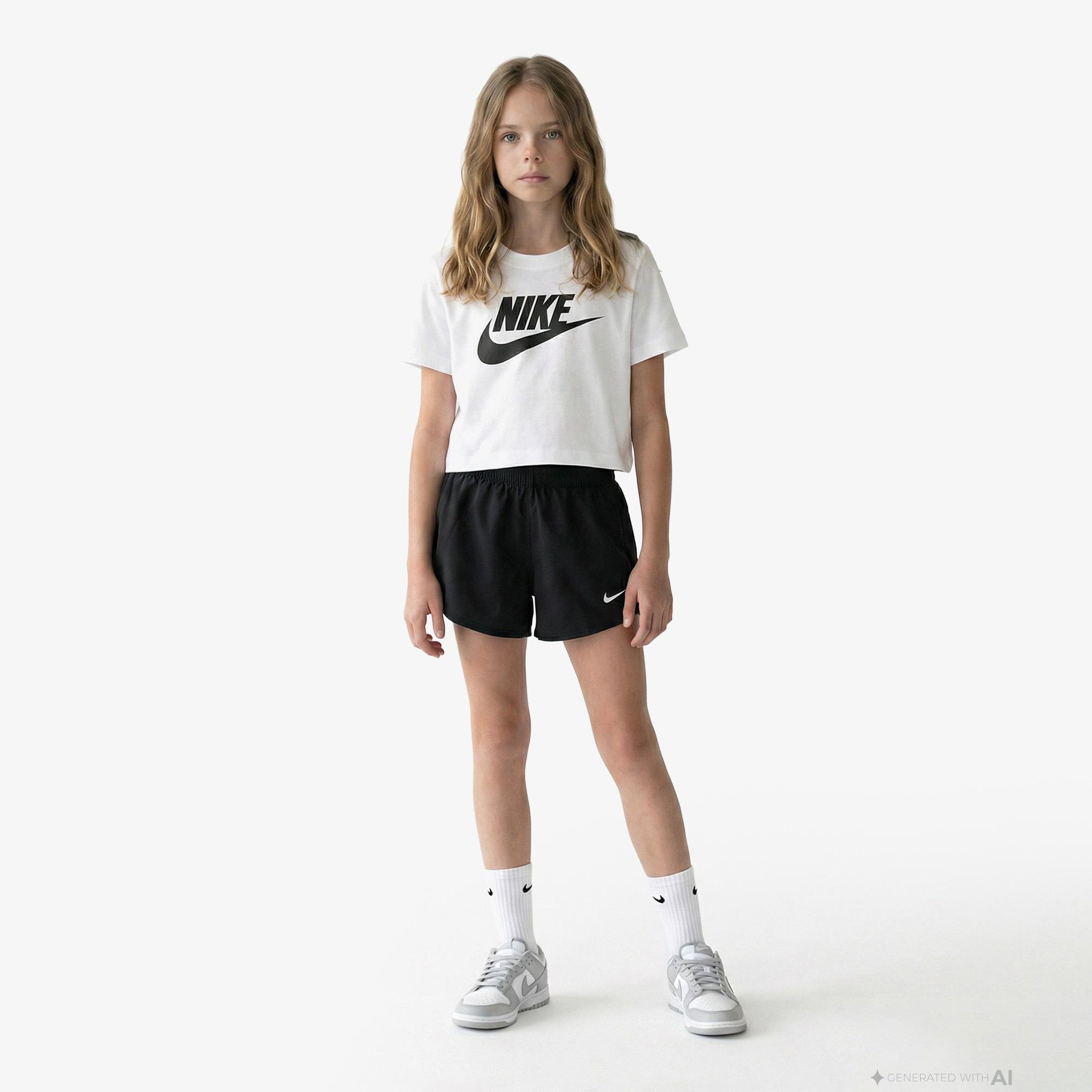 Nike Sportswear Futura Çocuk Beyaz Crop T-Shirt