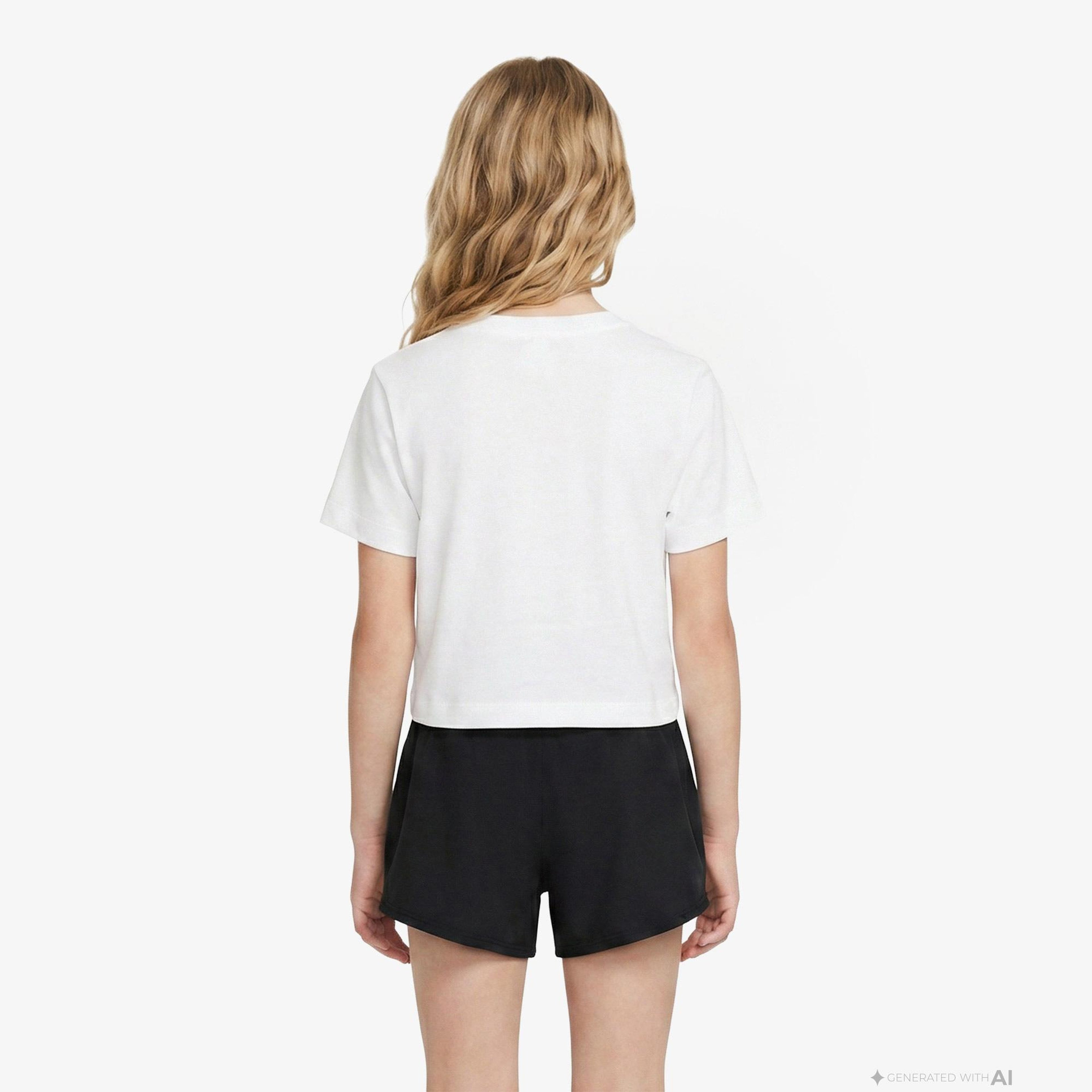 Nike Sportswear Futura Çocuk Beyaz Crop T-Shirt