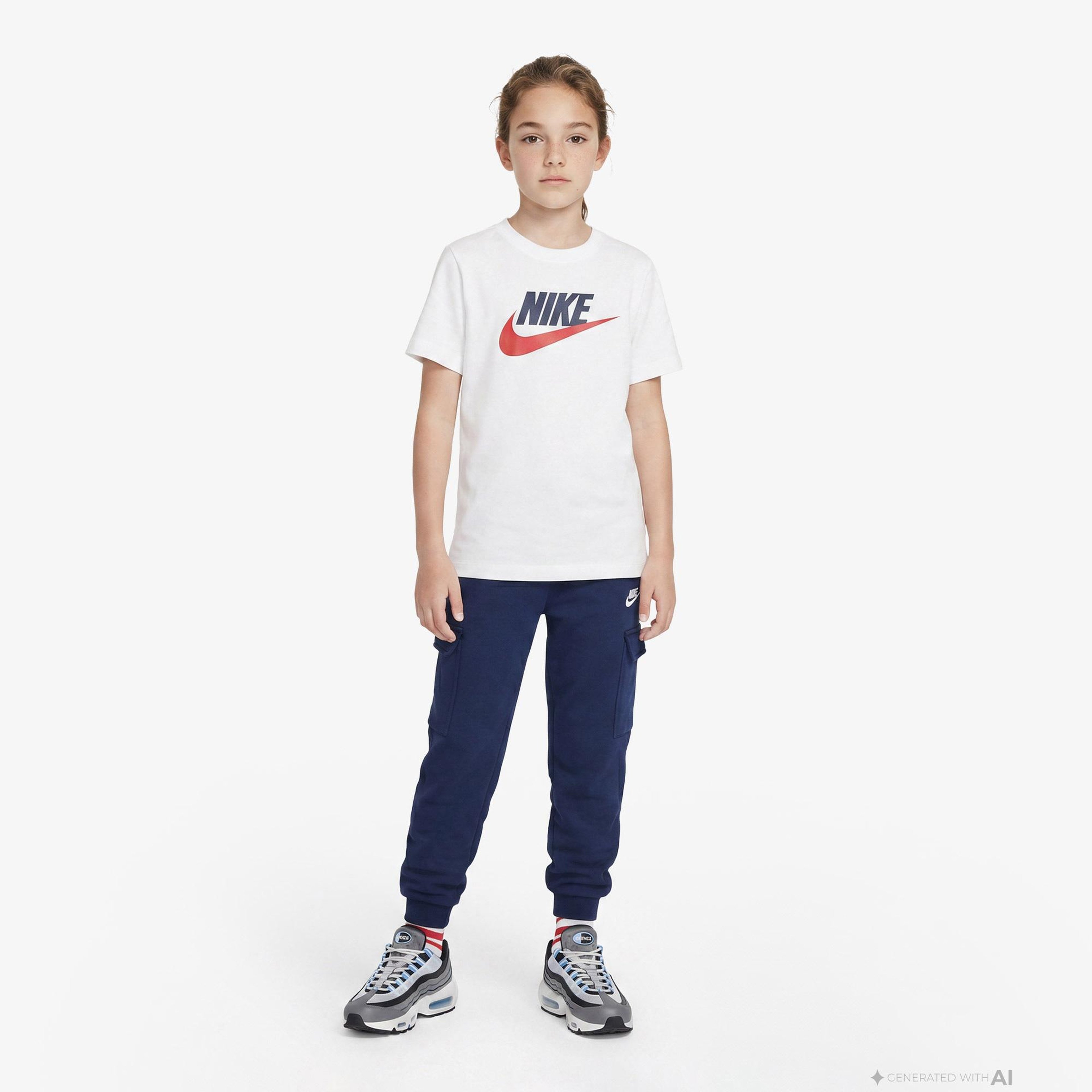 Nike Sportswear Futura Çocuk Beyaz T-Shirt