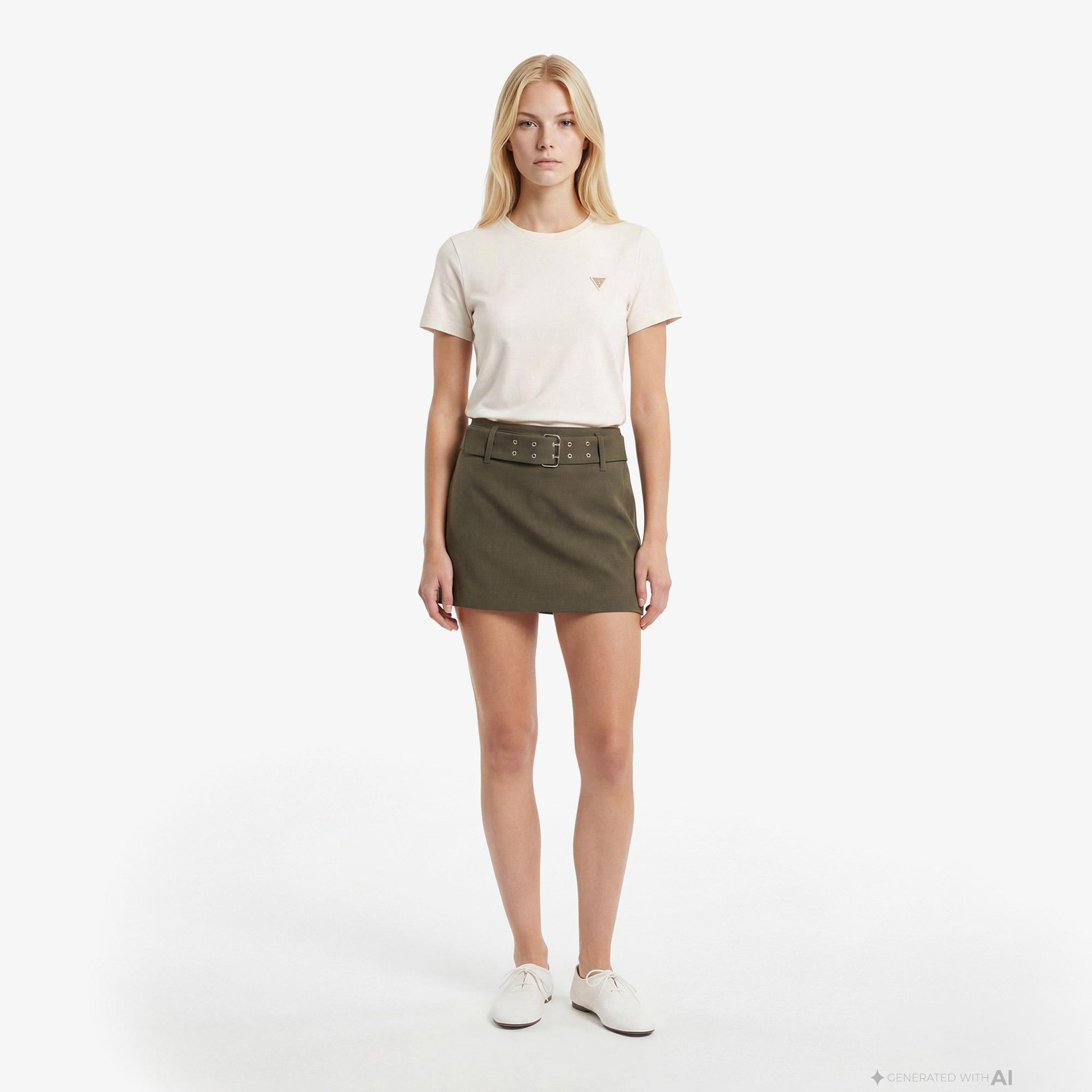 Guess Sonia Aktif Modal Karışımlı Slim Fit Kadın Beyaz T-Shirt