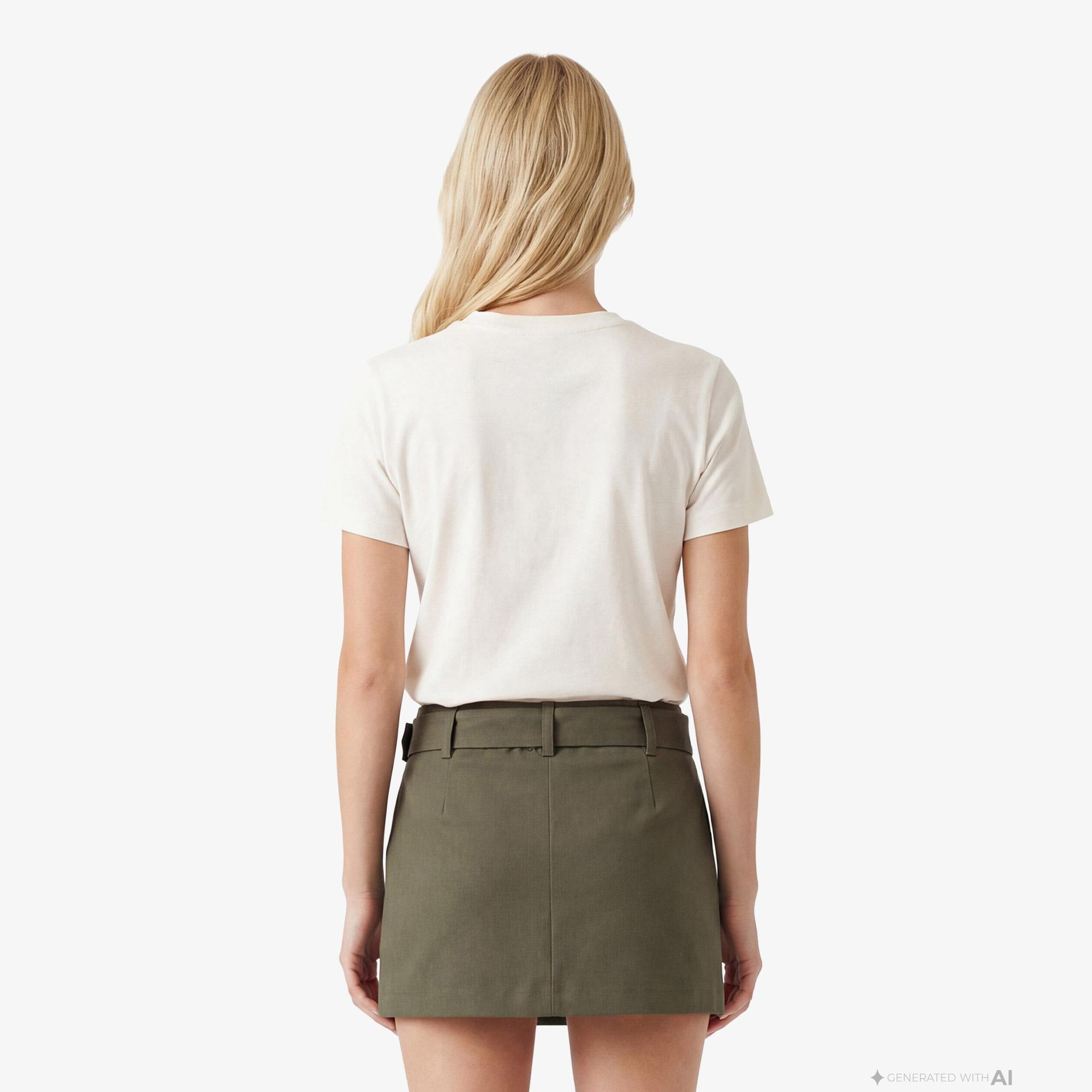 Guess Sonia Aktif Modal Karışımlı Slim Fit Kadın Beyaz T-Shirt
