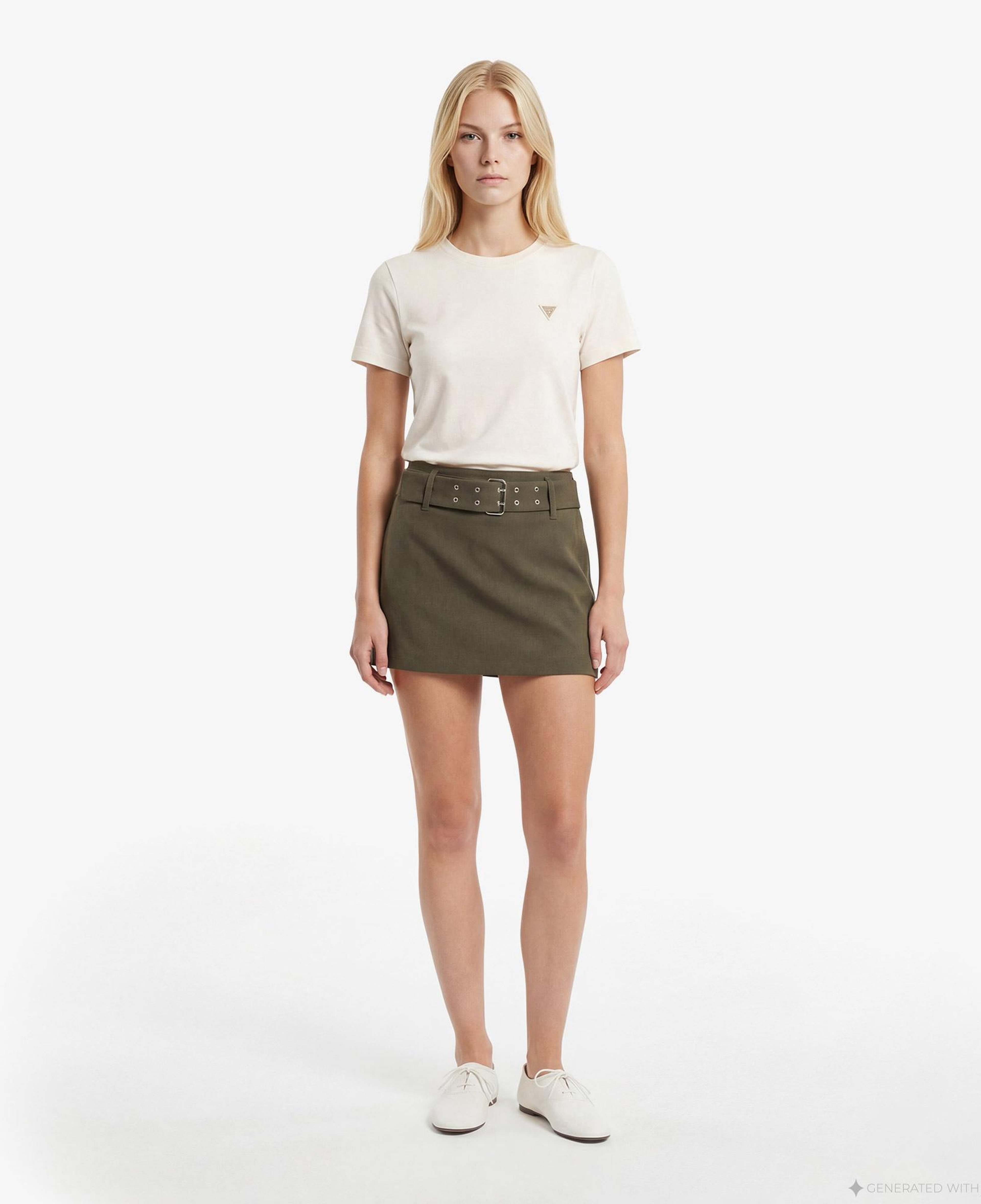 Guess Sonia Aktif Modal Karışımlı Slim Fit Kadın Beyaz T-Shirt