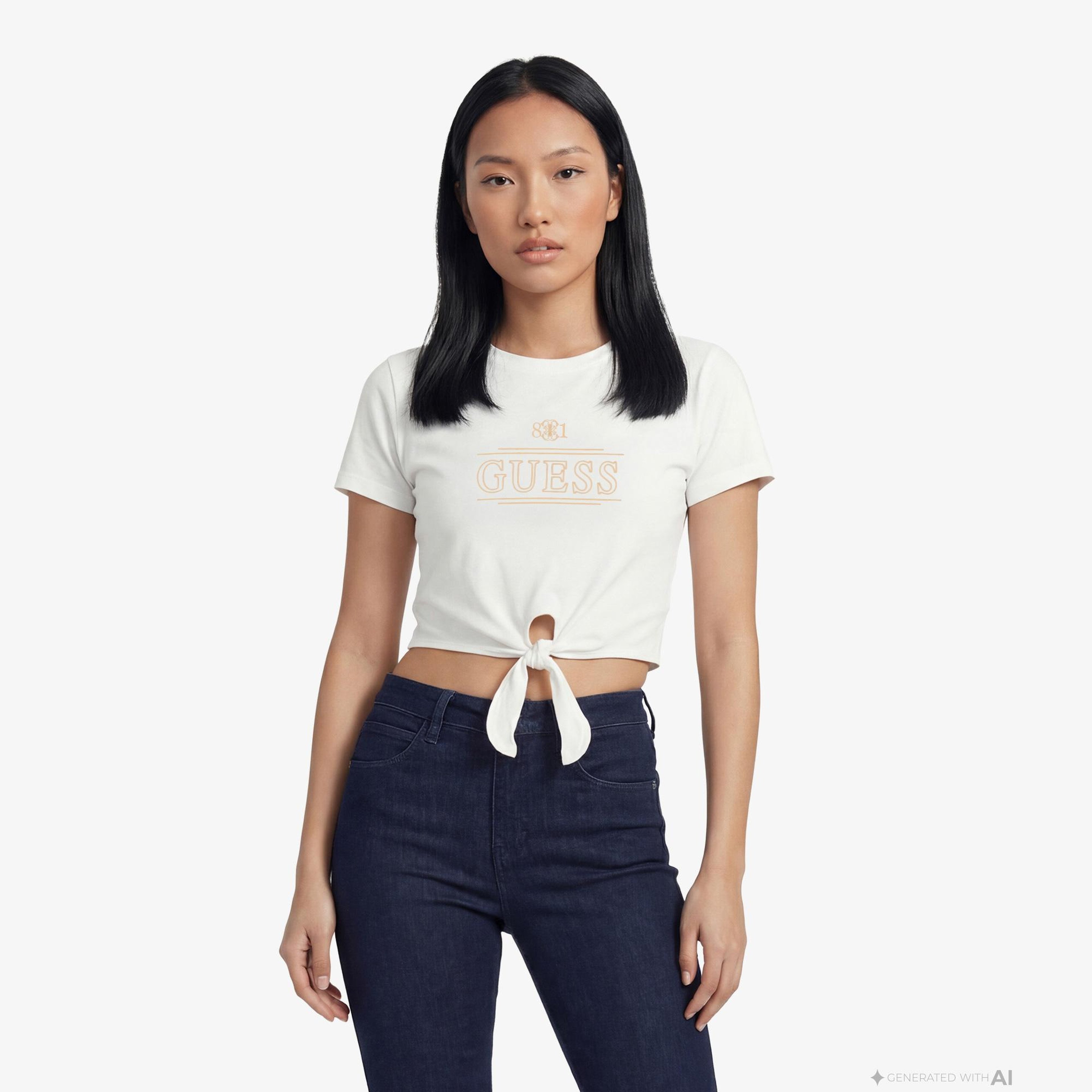 Guess Martina Aktif Boxy Fit Kadın Beyaz T-Shirt