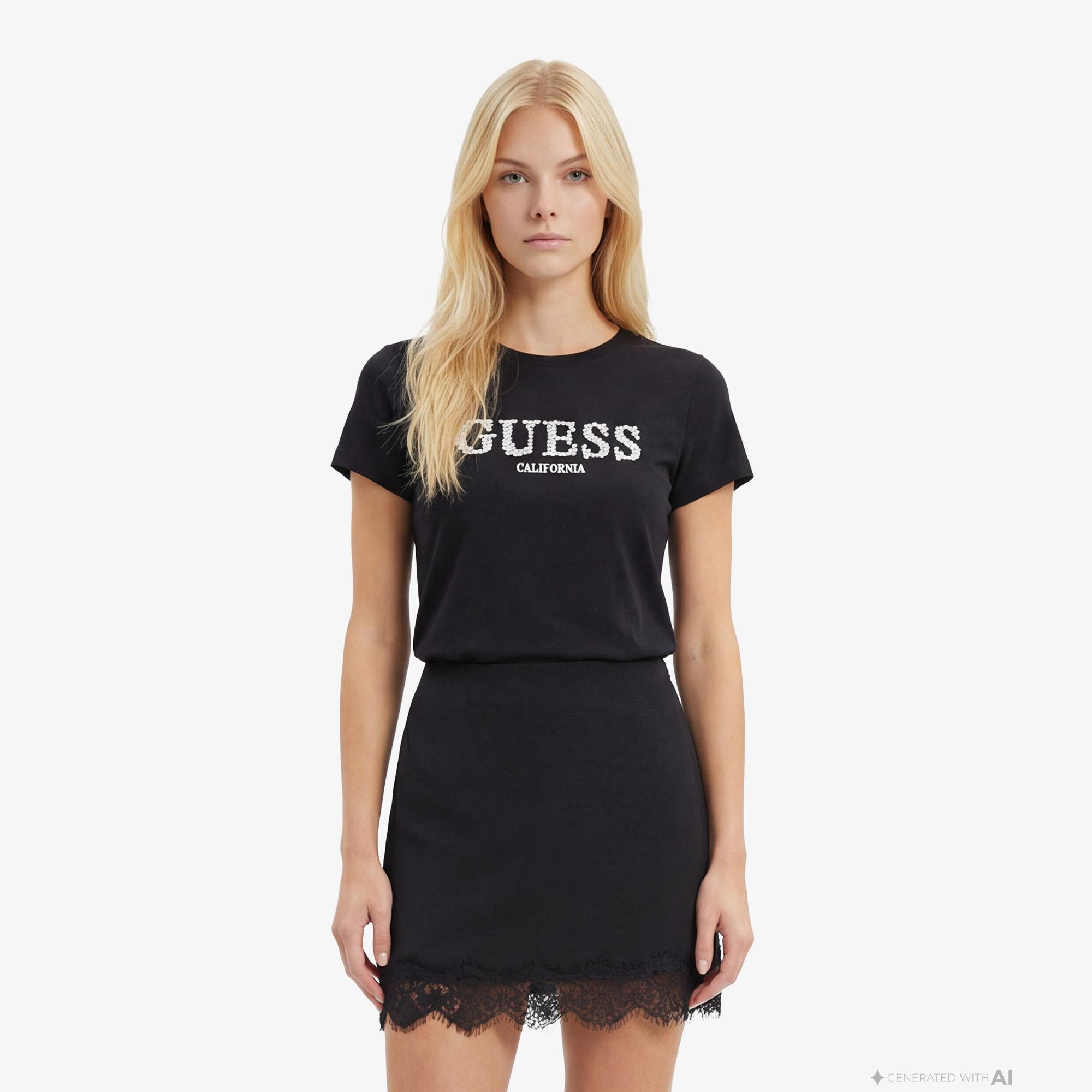 Guess Giuditta Aktif Regular Fit Kadın Siyah T-Shirt