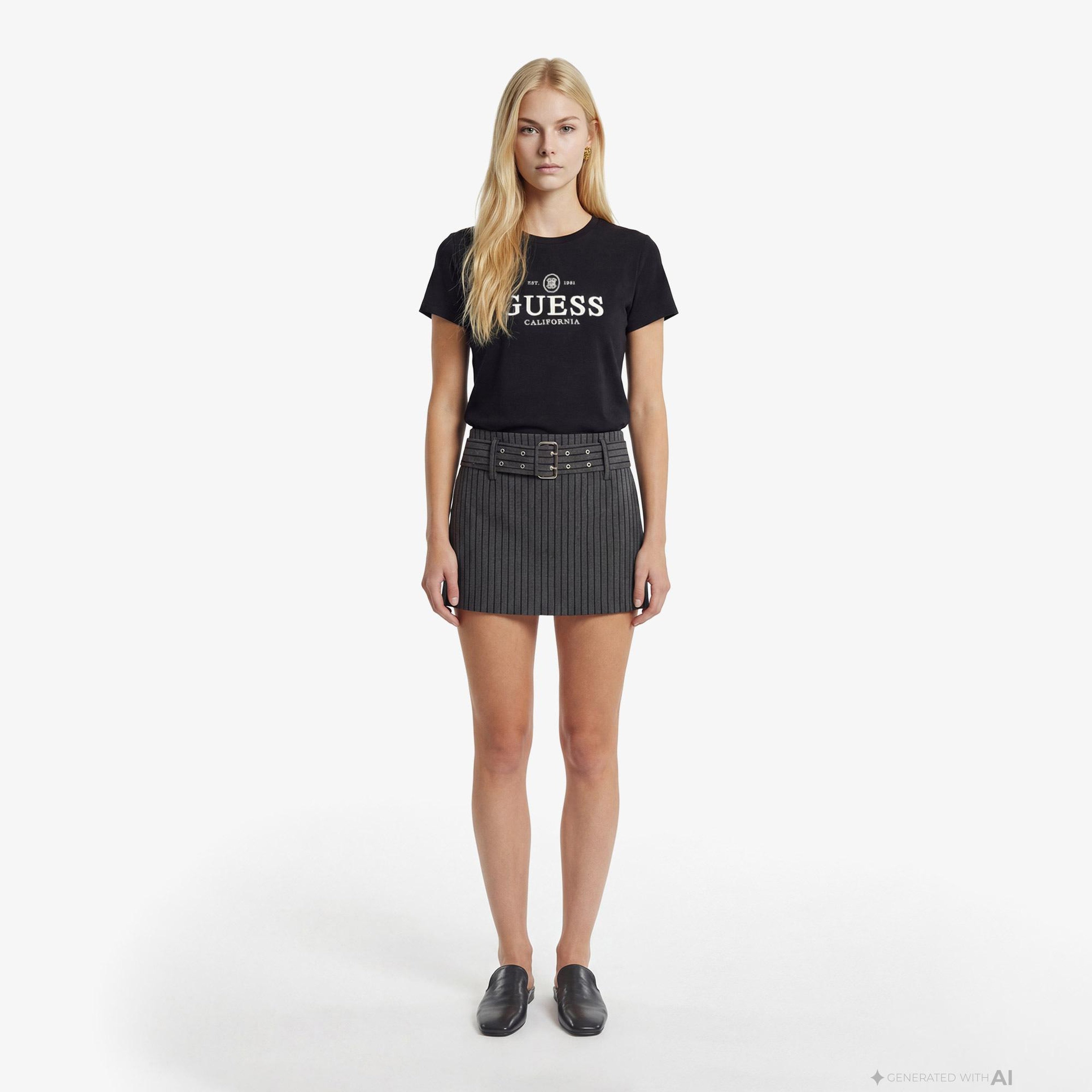 Guess Arabella Aktif Modal Karışımlı Slim Fit Kadın Siyah T-Shirt