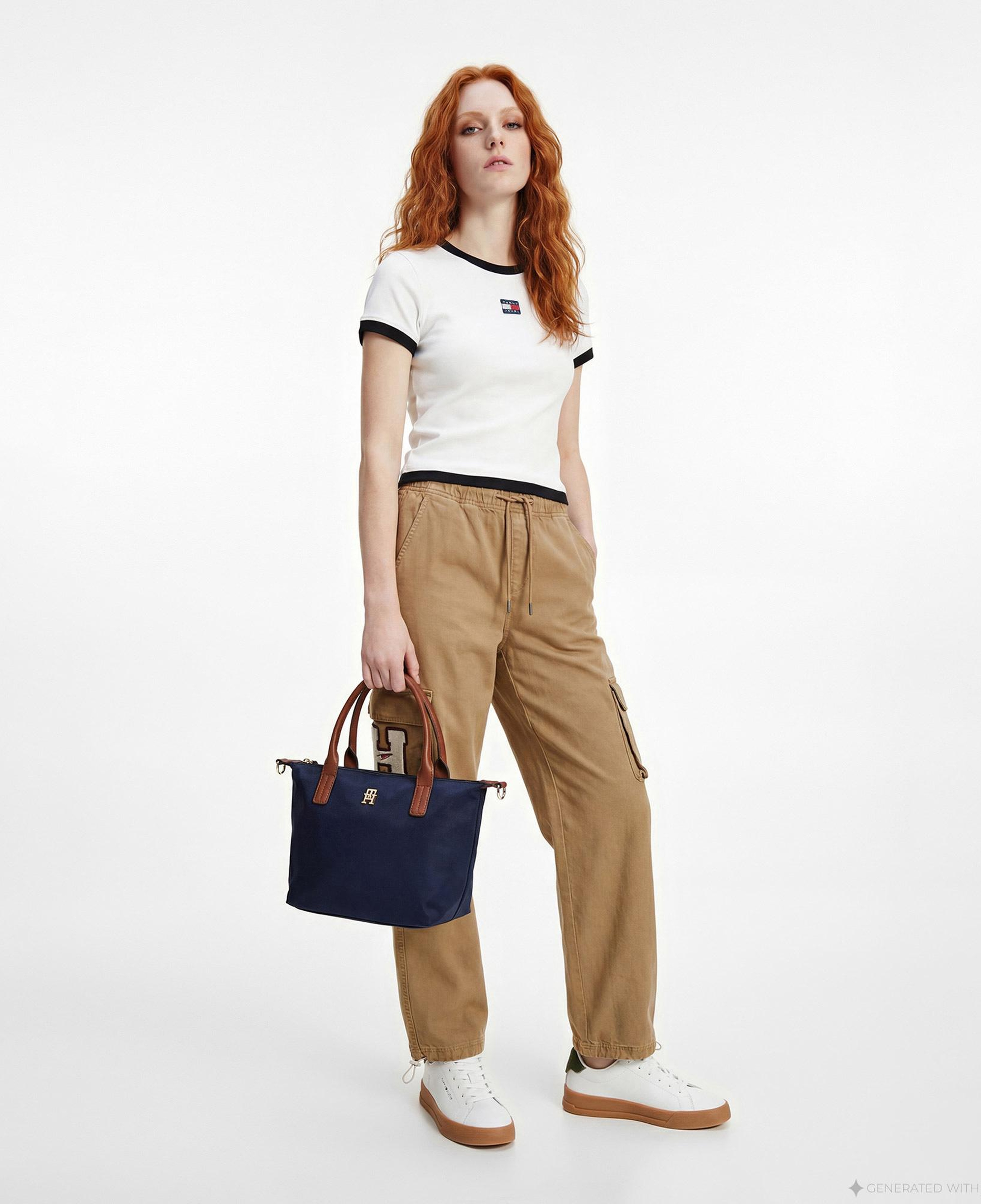 Tommy Hilfiger Badge Kadın Beyaz T-Shirt