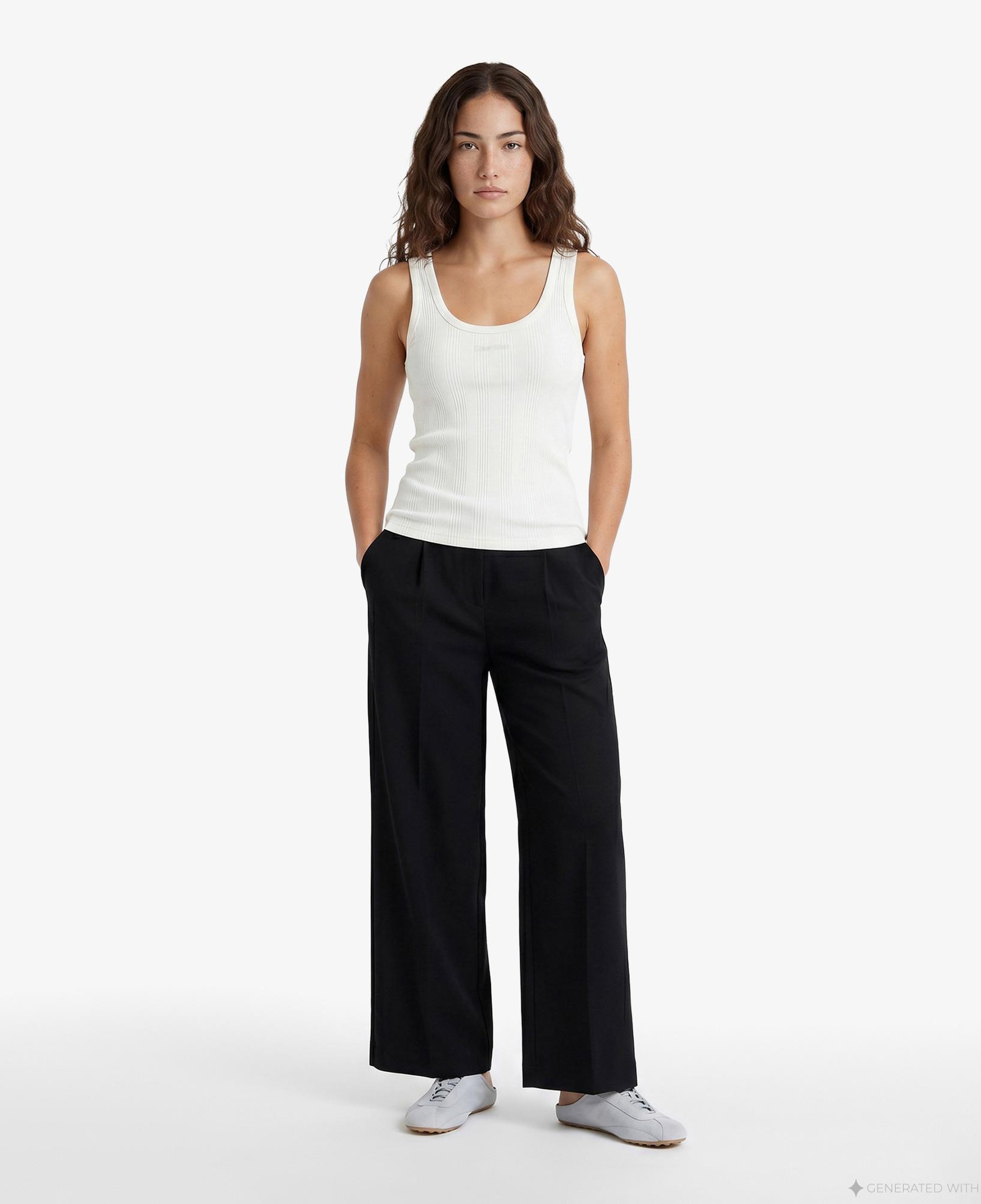 Calvin Klein Varigated Nano Logo Kadın Beyaz Kolsuz T-Shirt