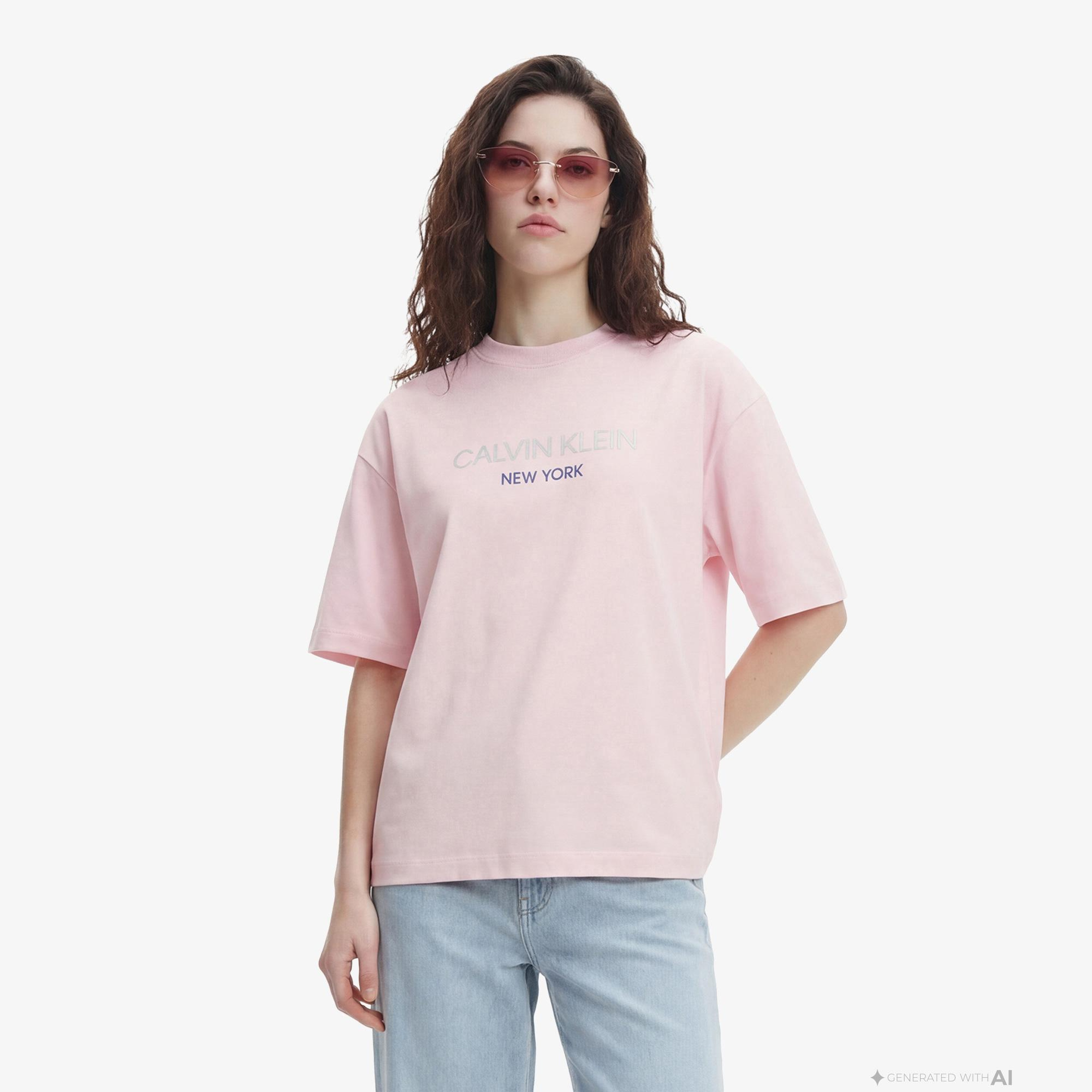 Calvin Klein Relaxed Sequin Logo Kadın Pembe T-Shirt
