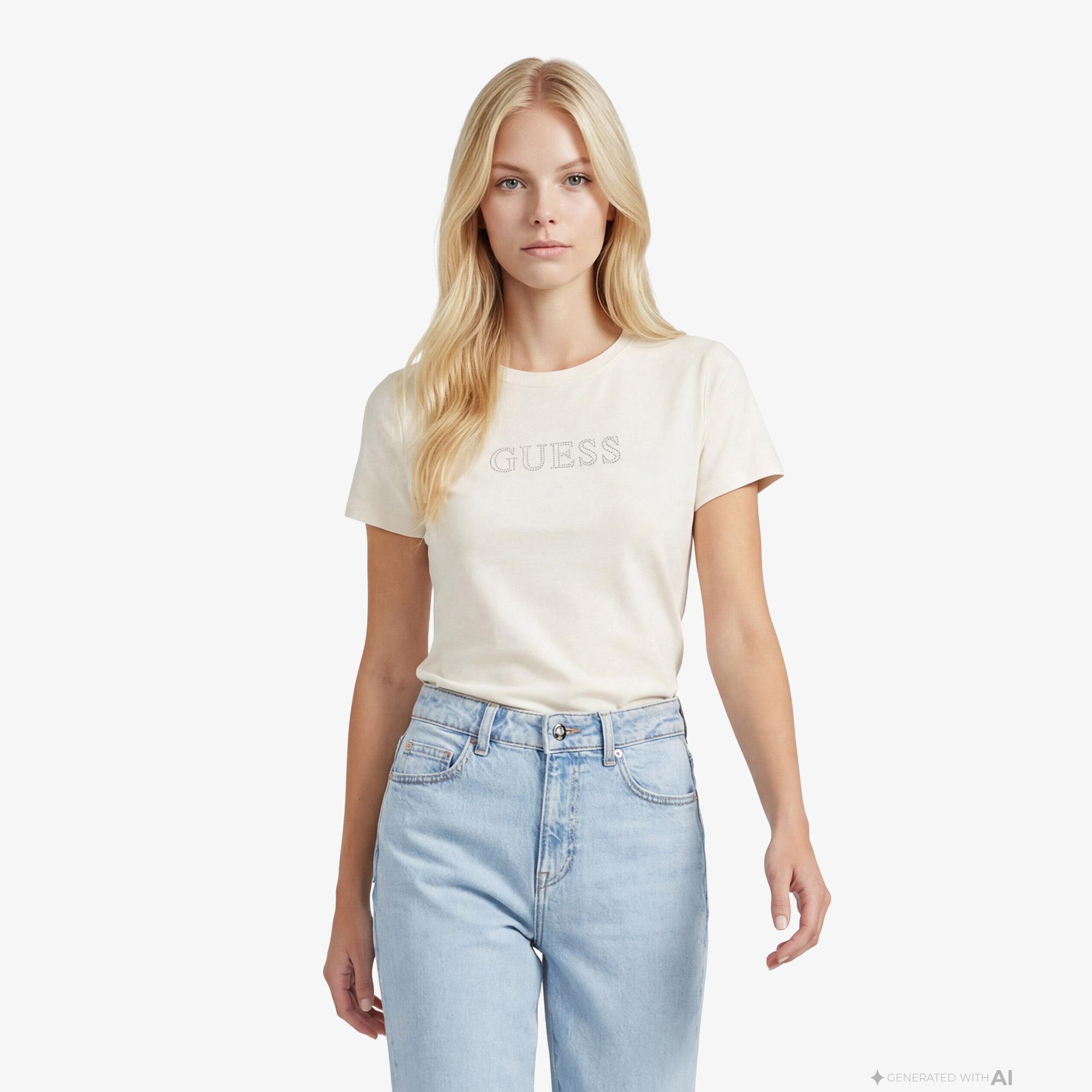 Guess Briana Aktif Regular Fit Kadın Bej T-Shirt