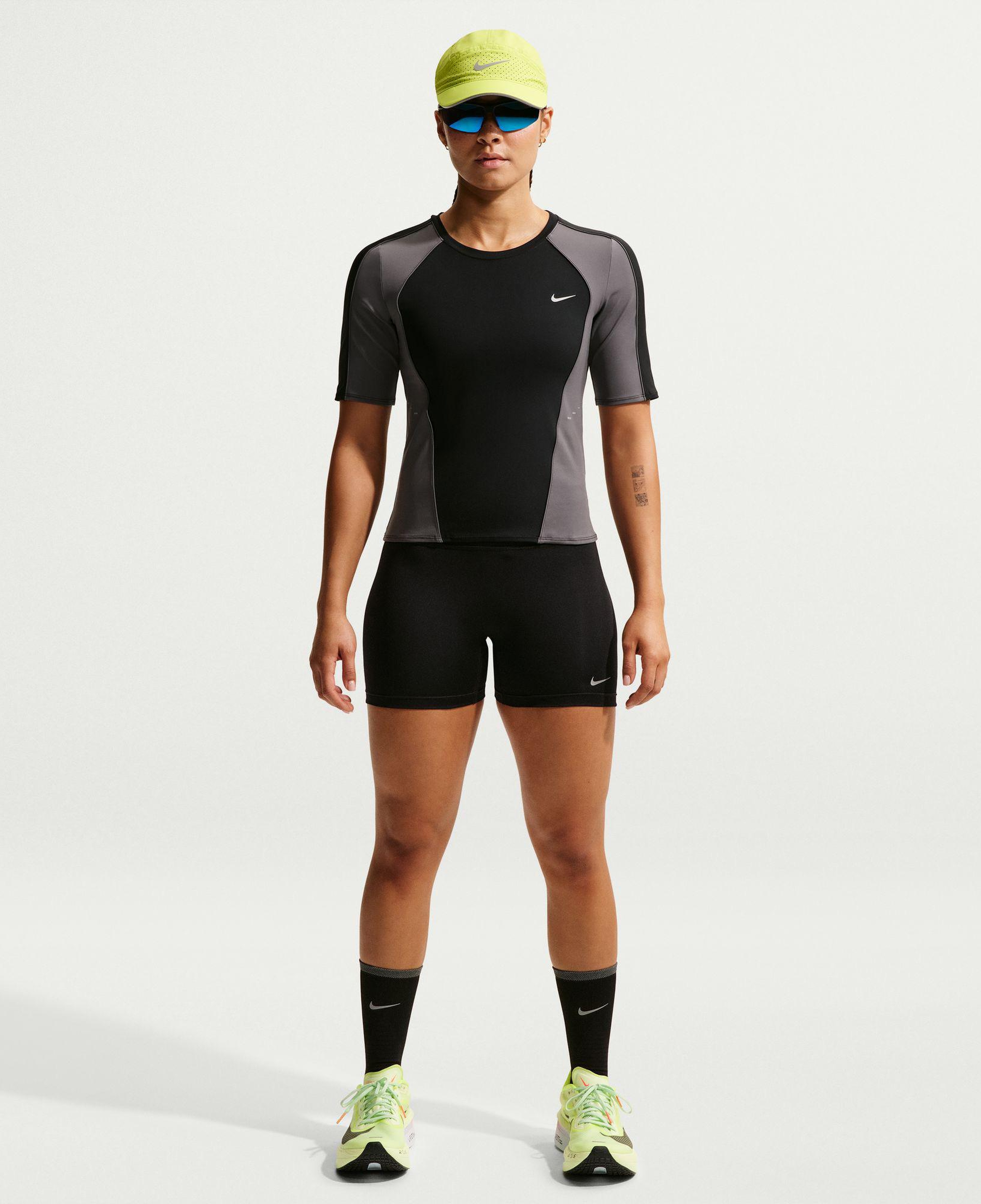 Nike Tempo Dri-Fit High Rise 10 cm Kadın Siyah Şort