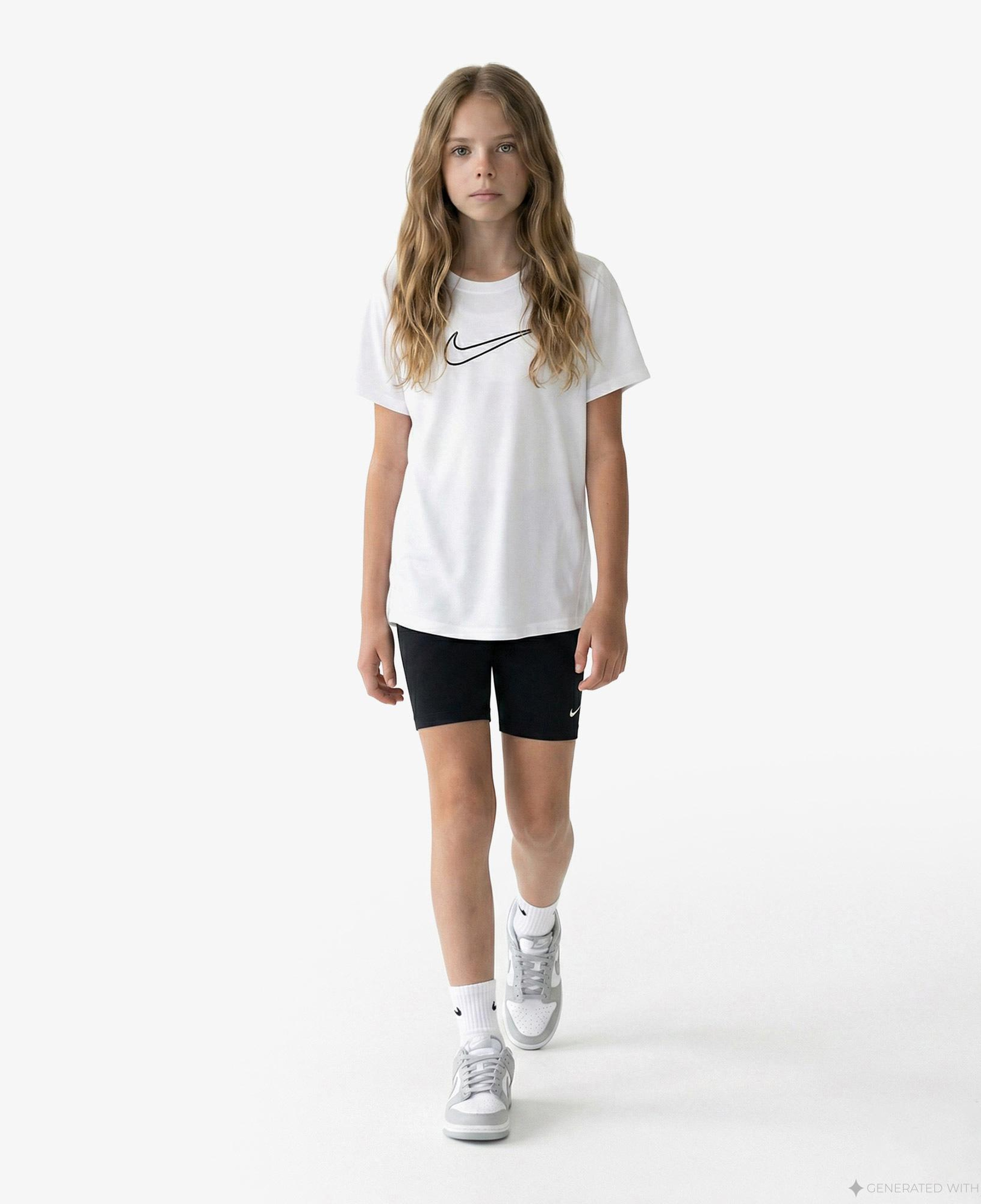 Nike One Fitted Çocuk Beyaz Antrenman T-Shirt