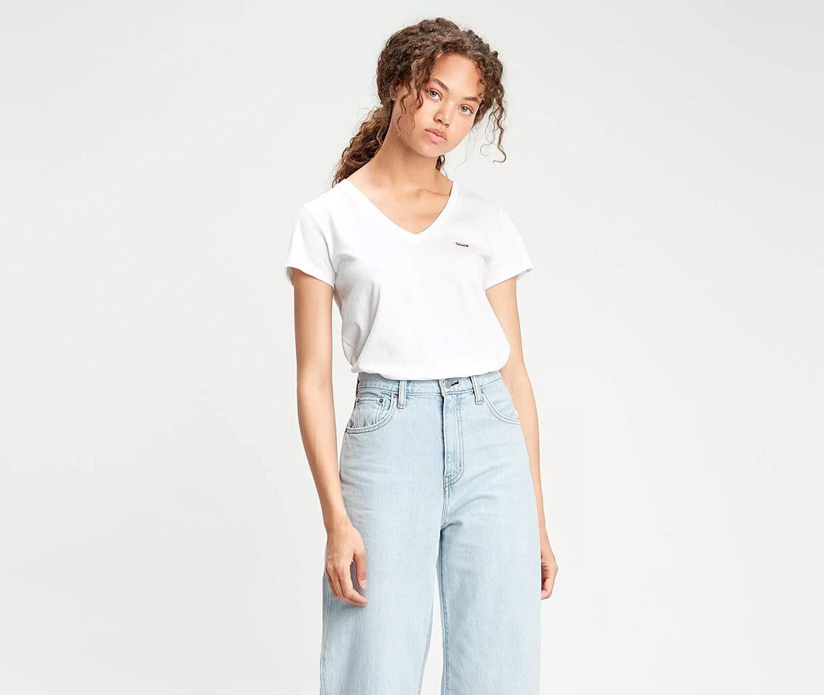 The Perfect V-Neck Tişört