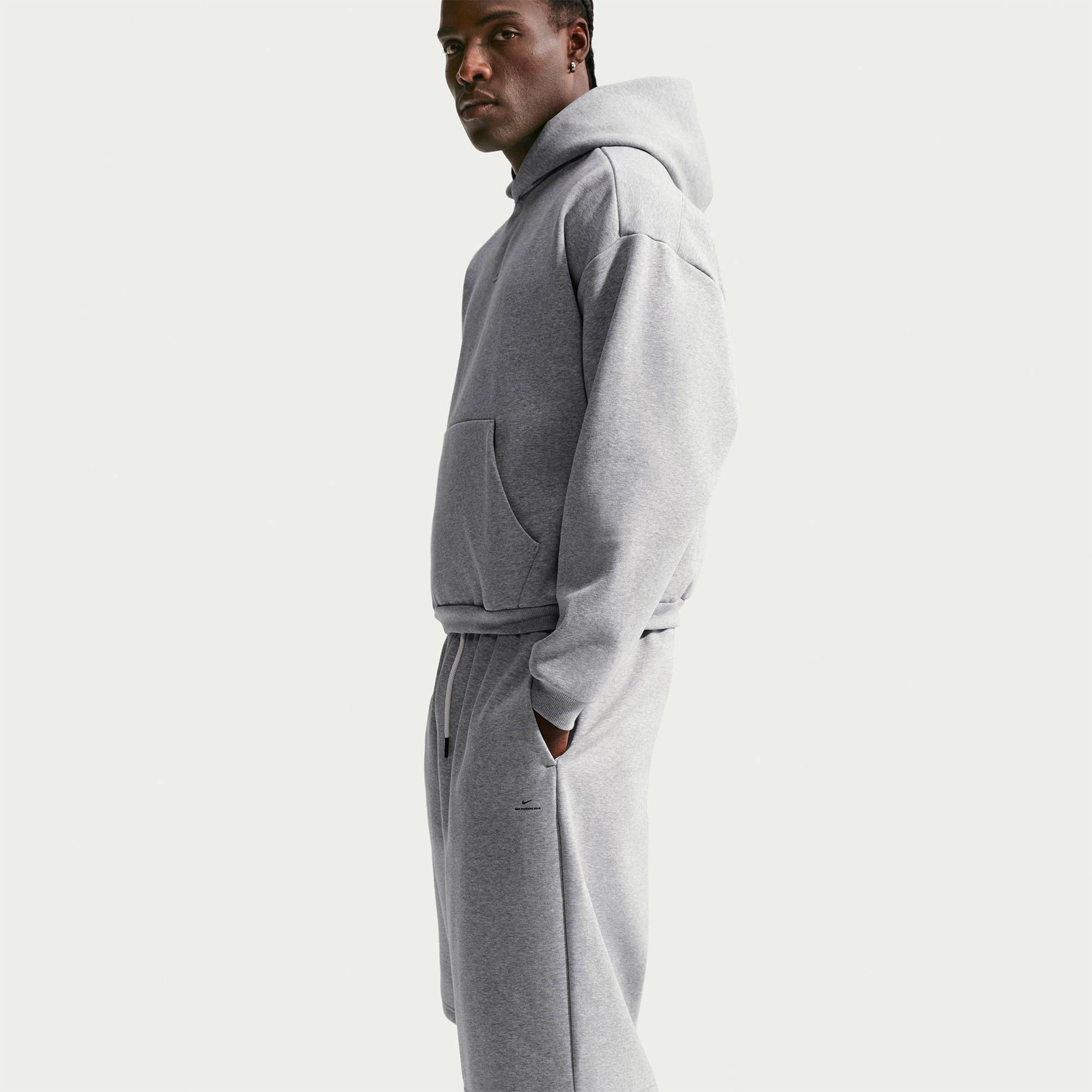 Nike Therma-Fit Standard Issue Erkek Gri Hoodie