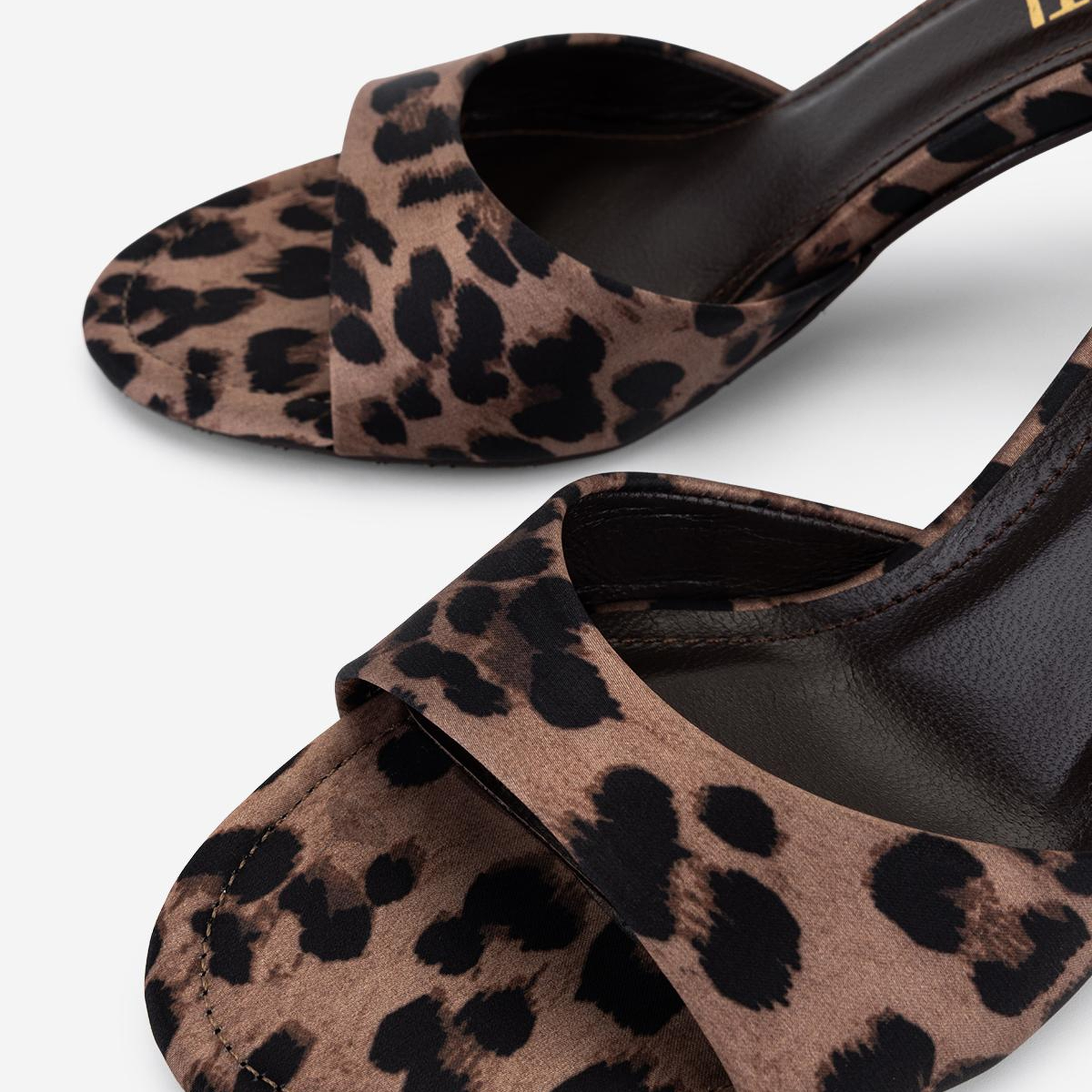 Valmenti Kadın Tekstil Leopar Topuklu Terlik
