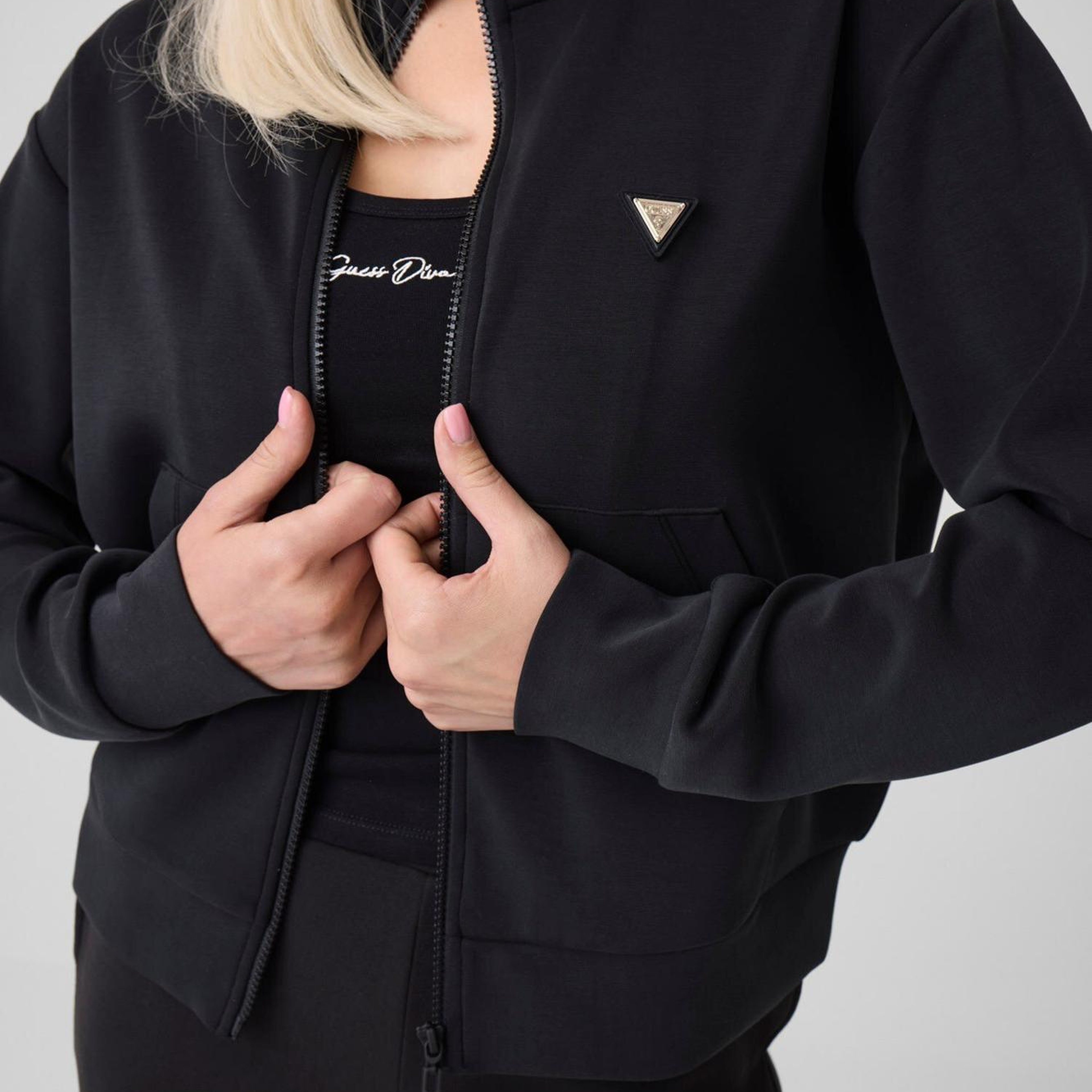 Yüksek Yakalı Sweatshirt