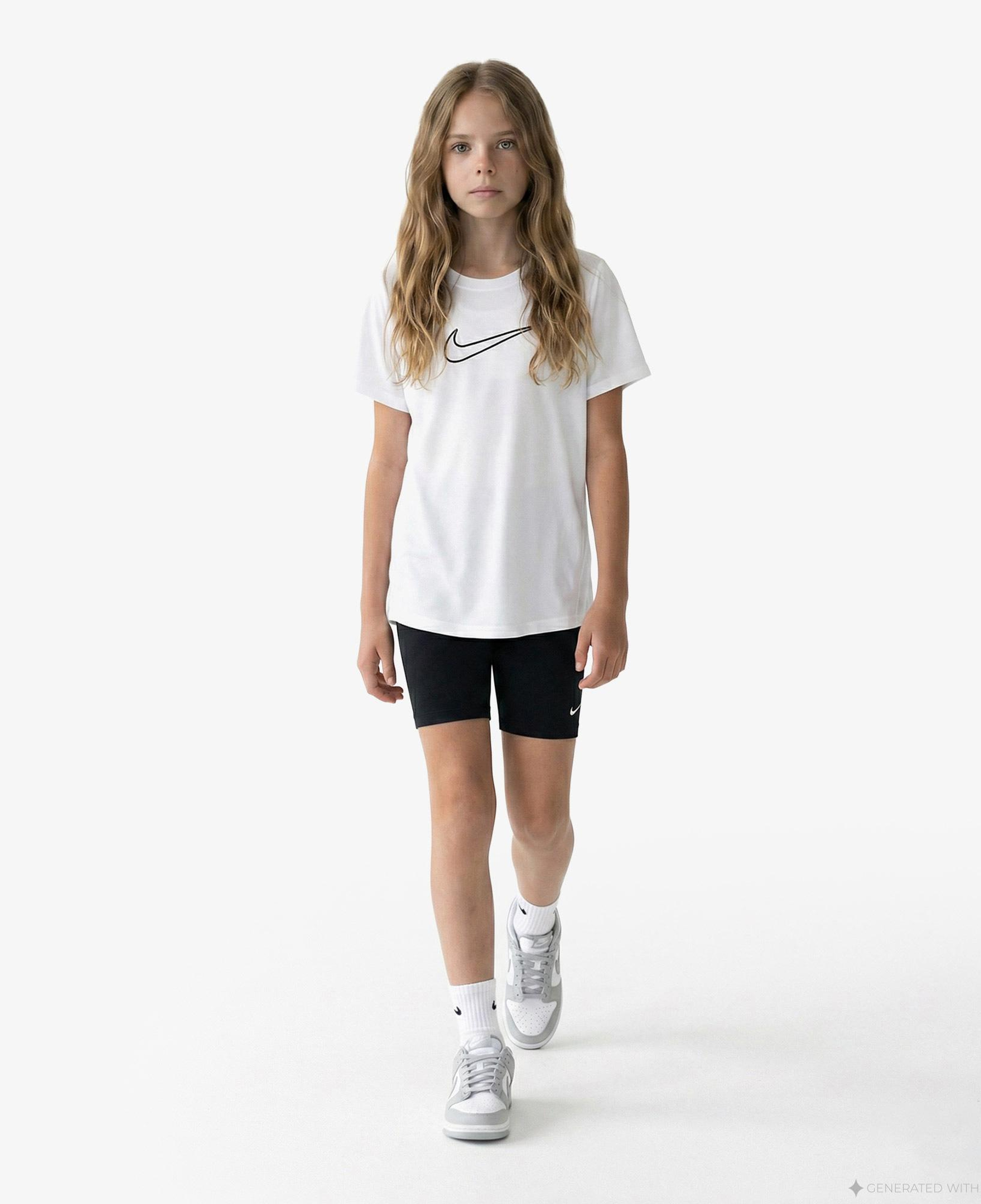 Nike Kadın Siyah Şort