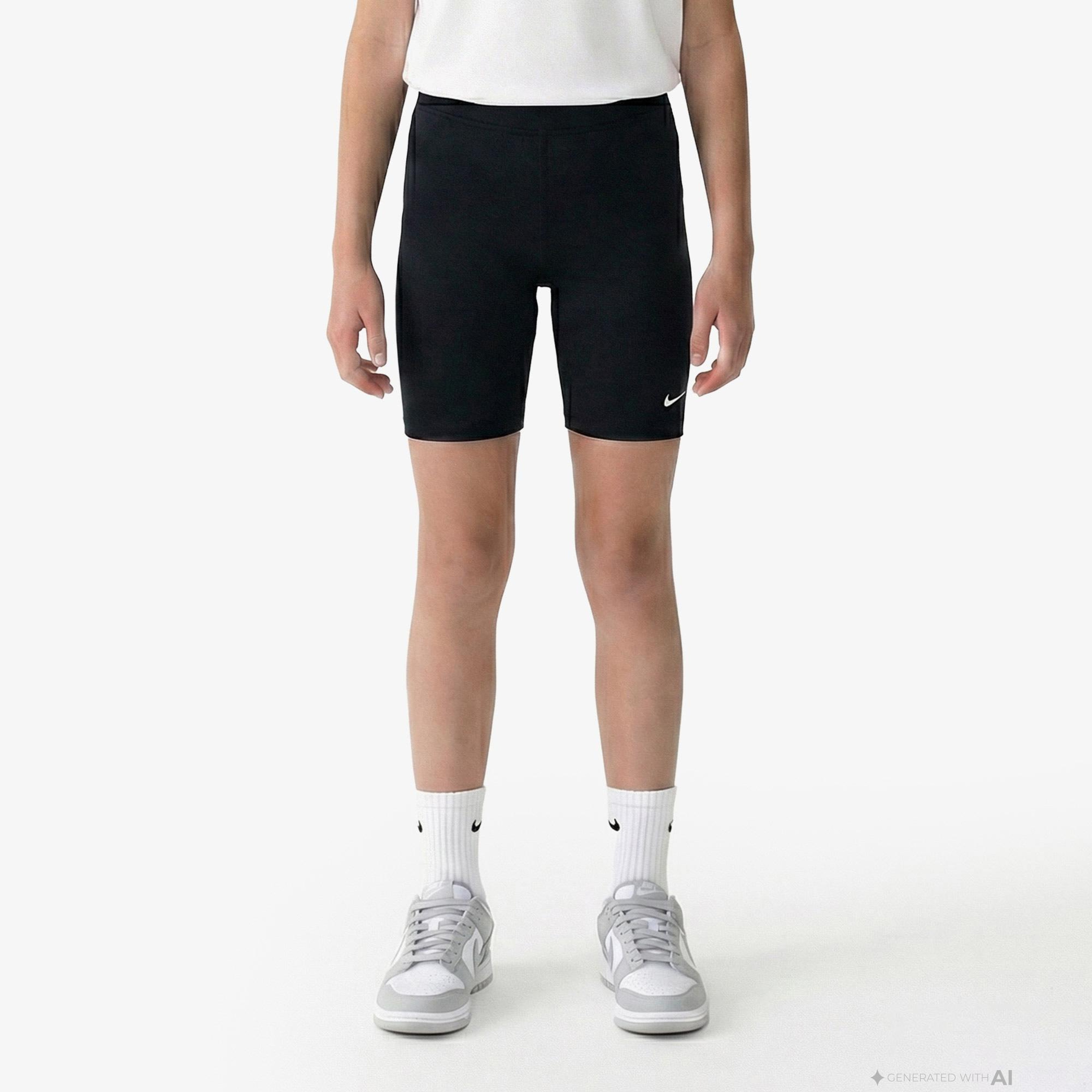 Nike Kadın Siyah Şort